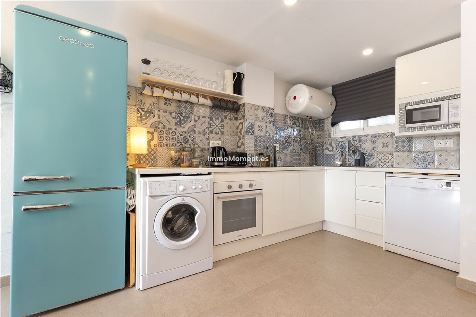 Resale - Apartment - Torremolinos - La Carihuela