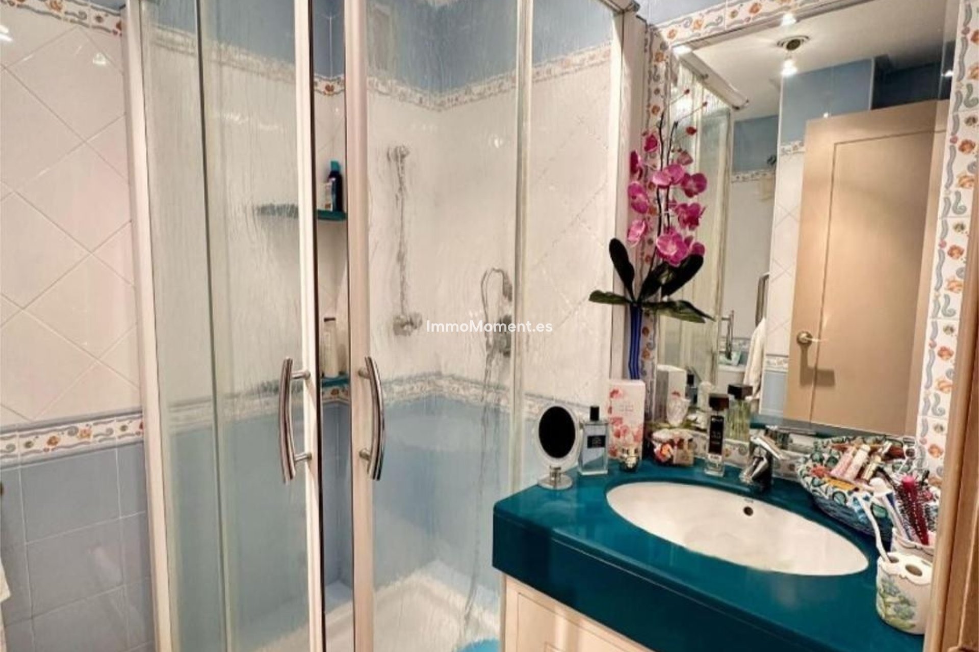 Resale - Apartment - Torremolinos - La Carihuela