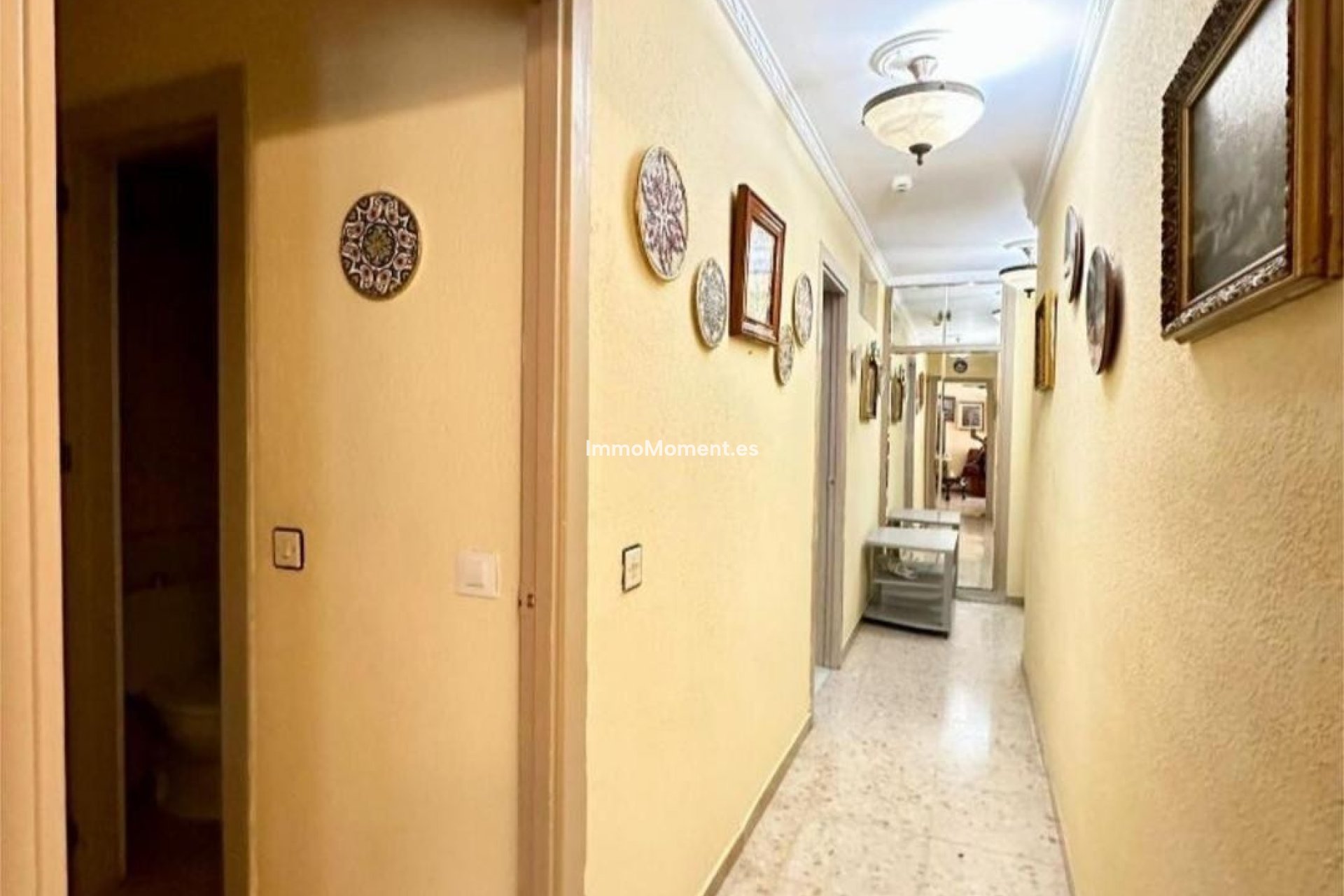 Resale - Apartment - Torremolinos - La Carihuela