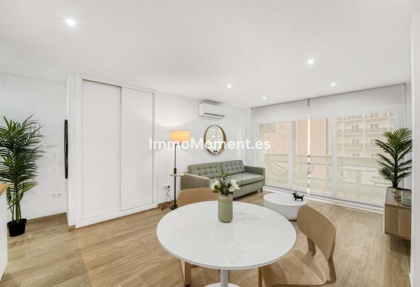 Resale - Apartment - Torremolinos - La Carihuela