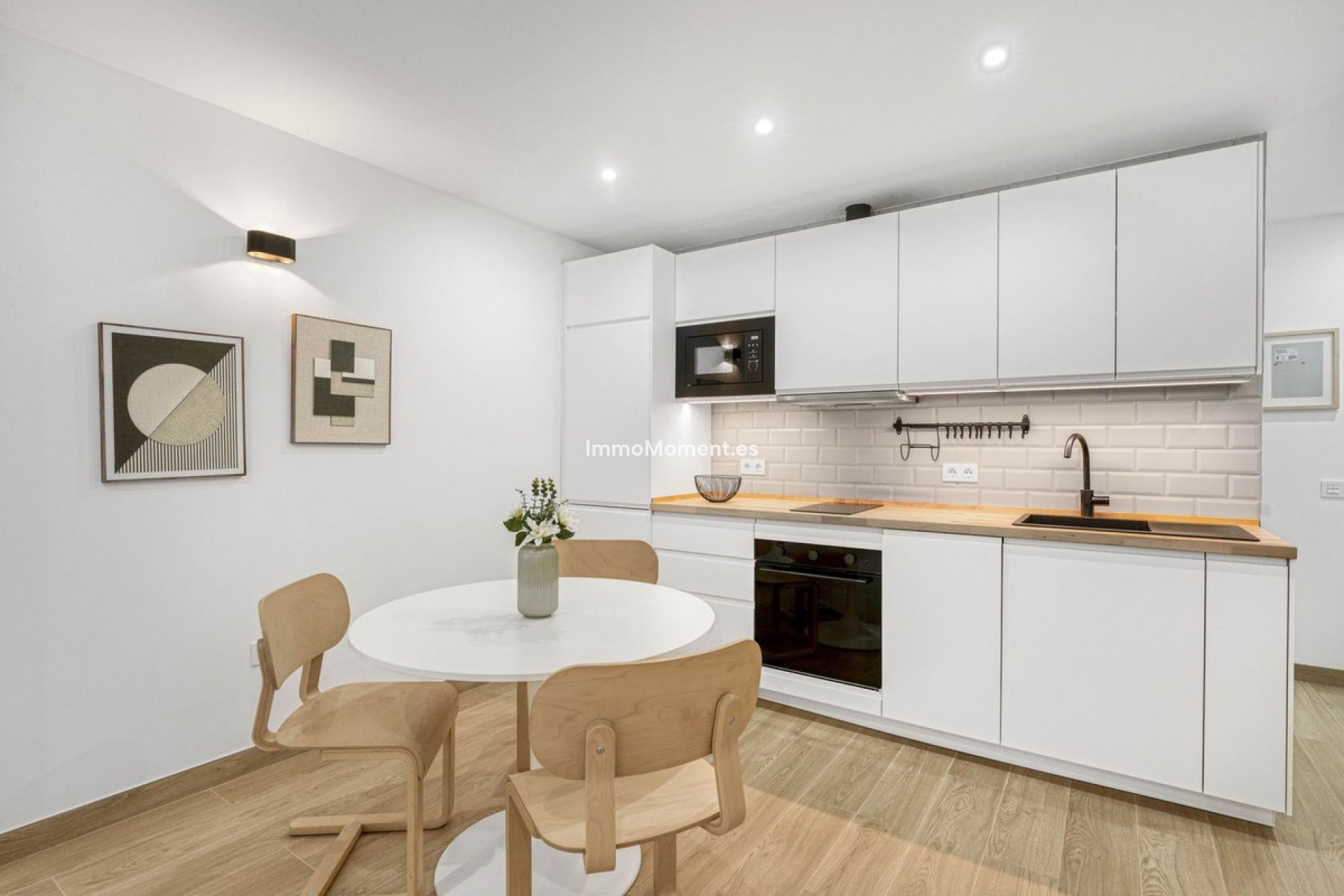 Resale - Apartment - Torremolinos - La Carihuela