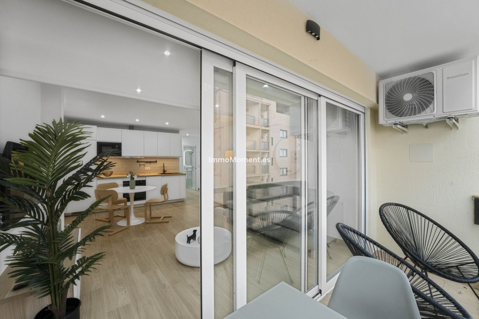 Resale - Apartment - Torremolinos - La Carihuela