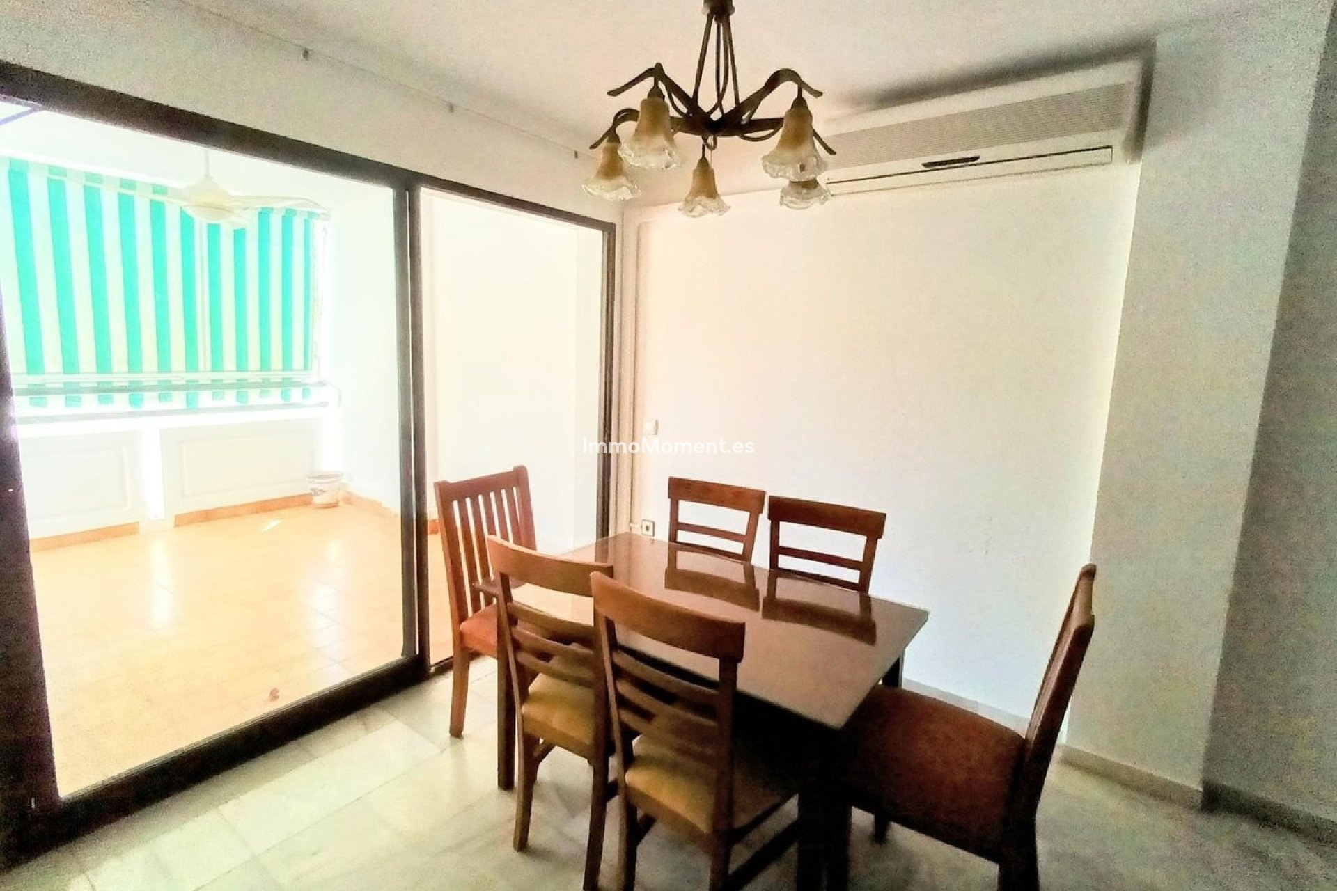 Resale - Apartment - Torremolinos - La Carihuela