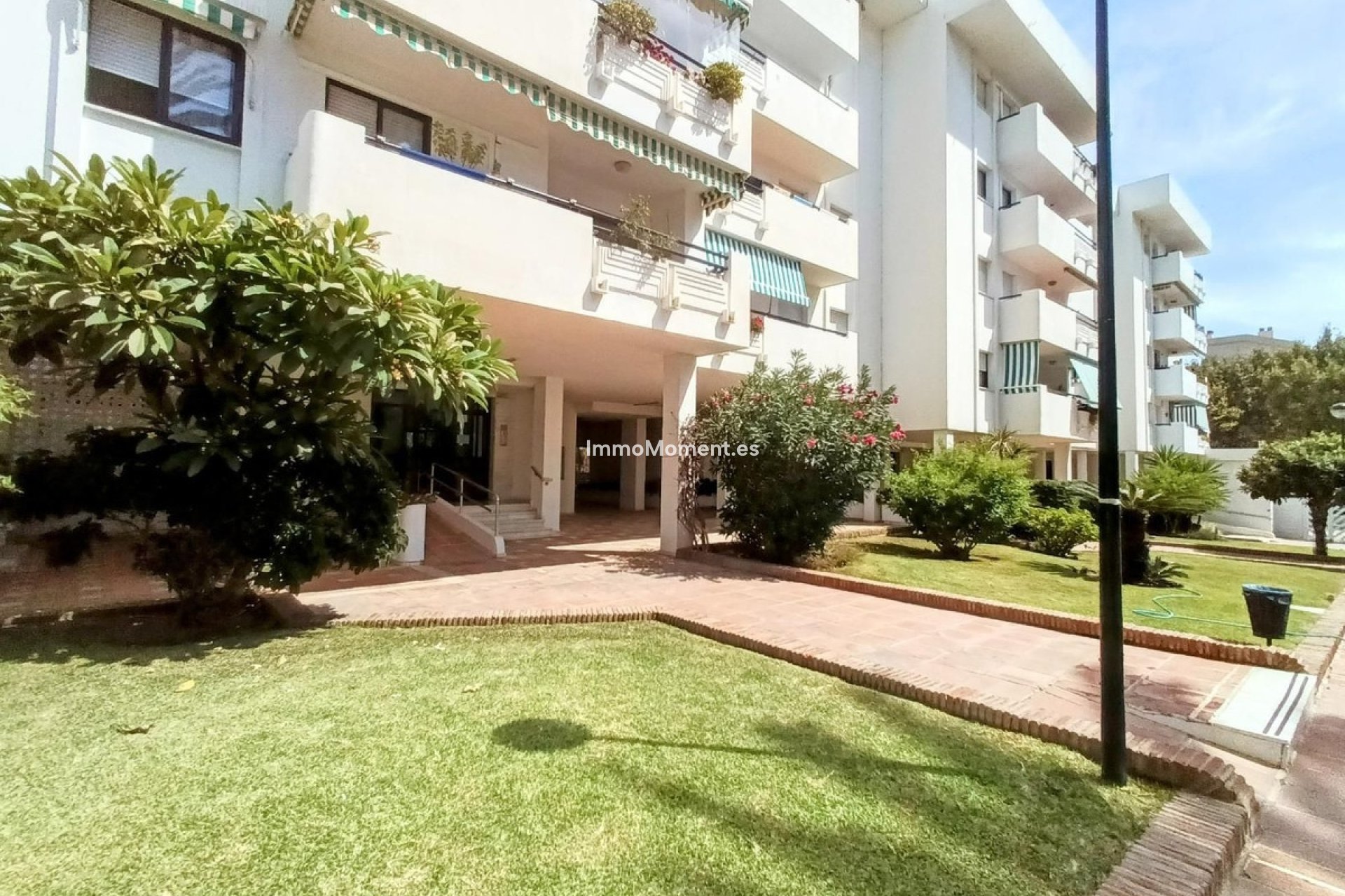 Resale - Apartment - Torremolinos - La Carihuela
