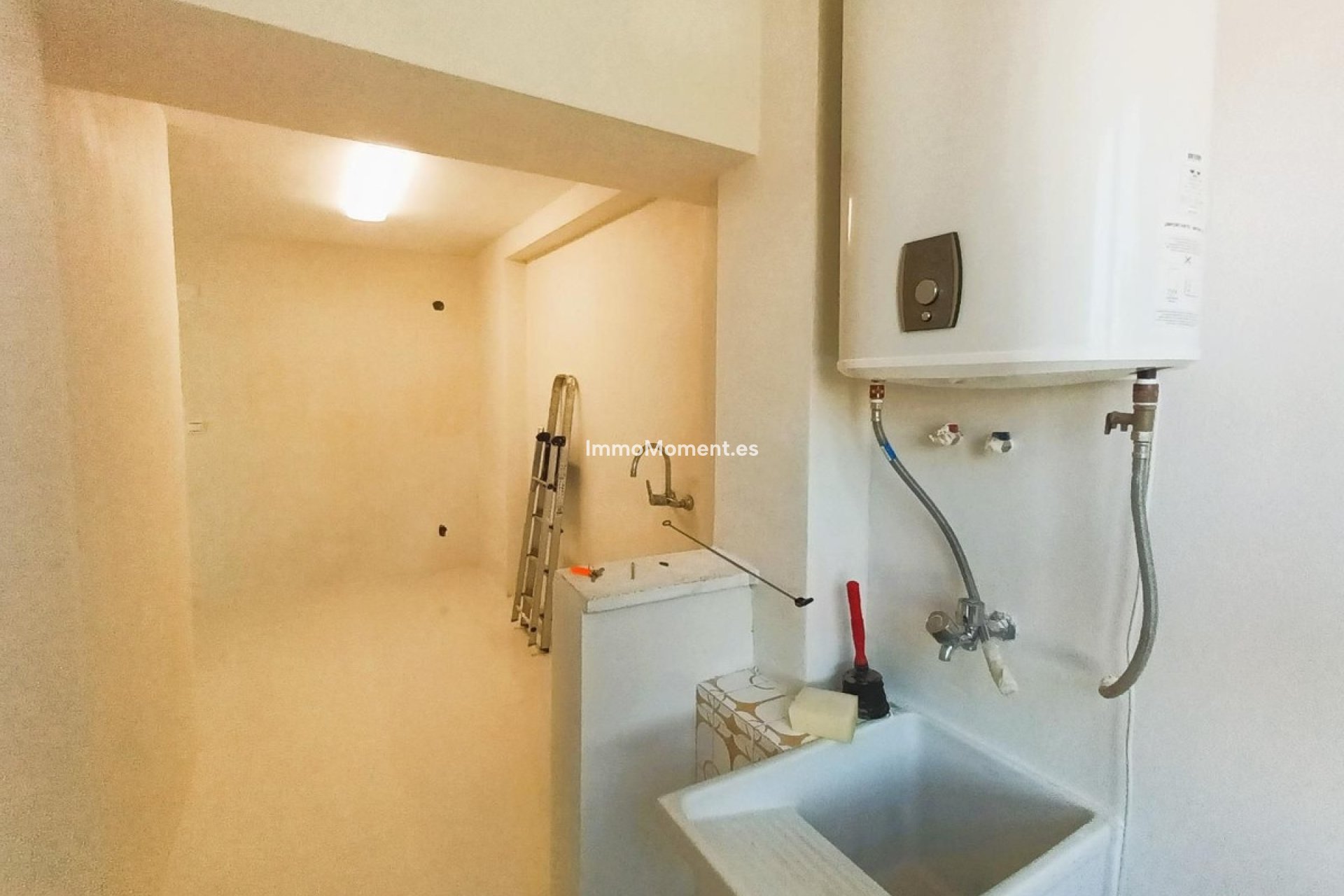 Resale - Apartment - Torremolinos - La Carihuela