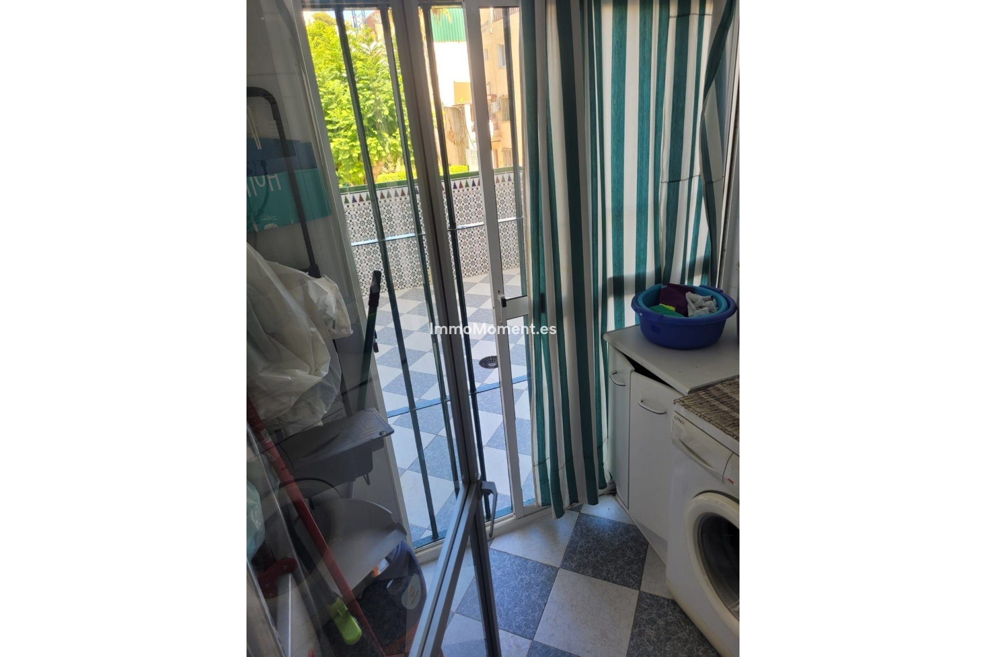 Resale - Apartment - Torremolinos - La Carihuela