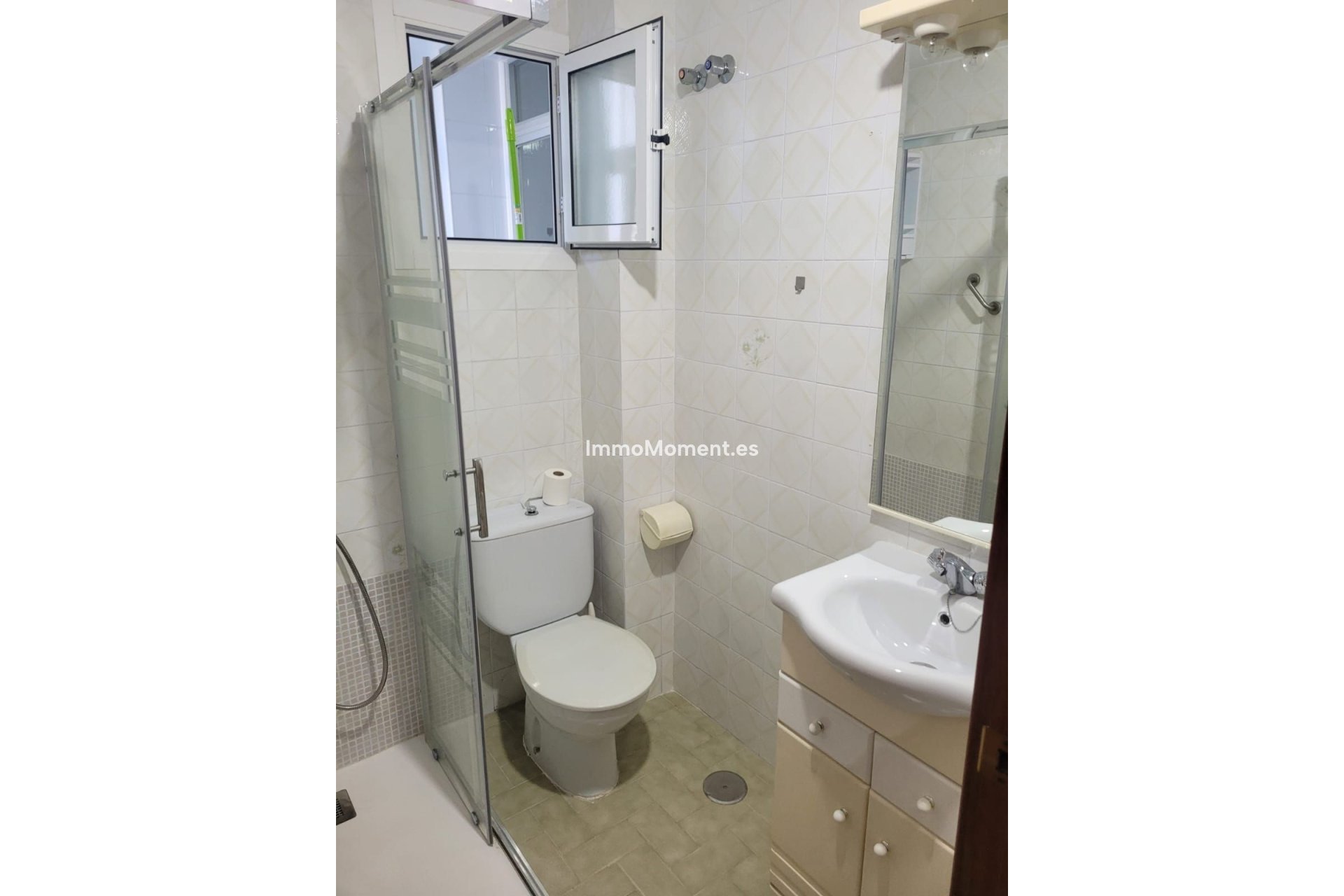 Resale - Apartment - Torremolinos - La Carihuela