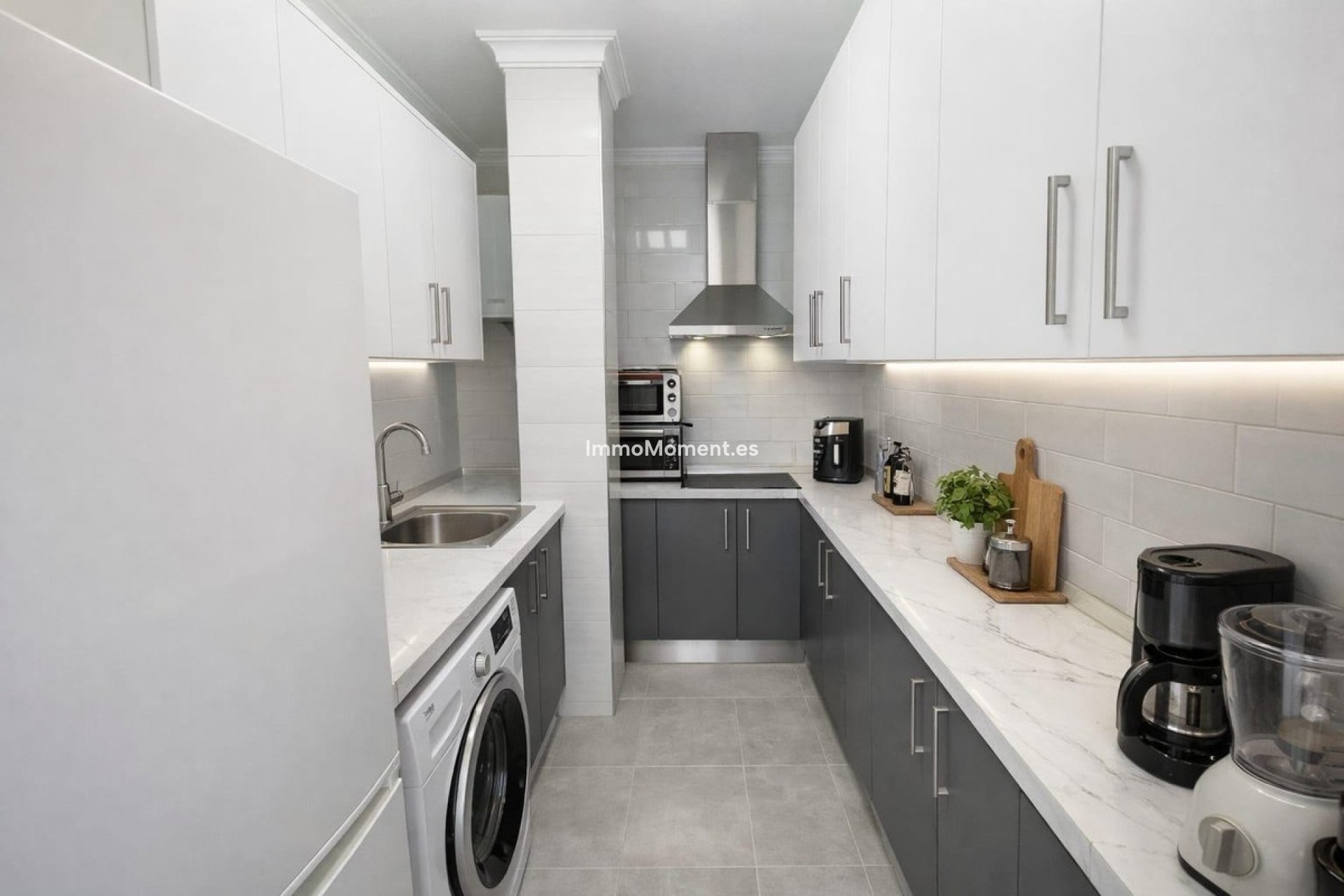 Resale - Apartment - Torremolinos - La Carihuela