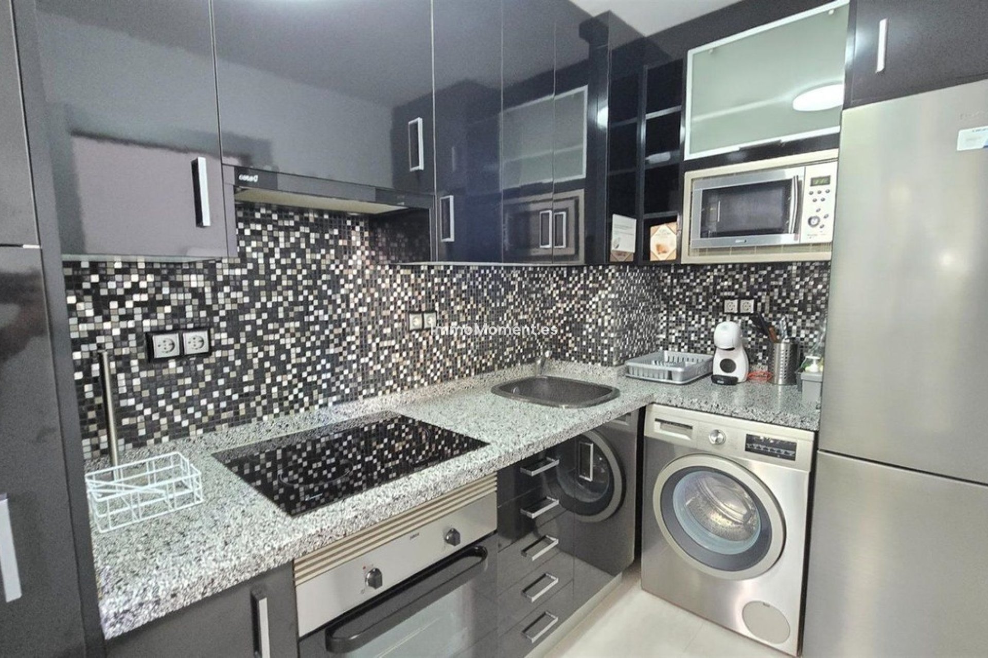 Resale - Apartment - Torremolinos - La Carihuela