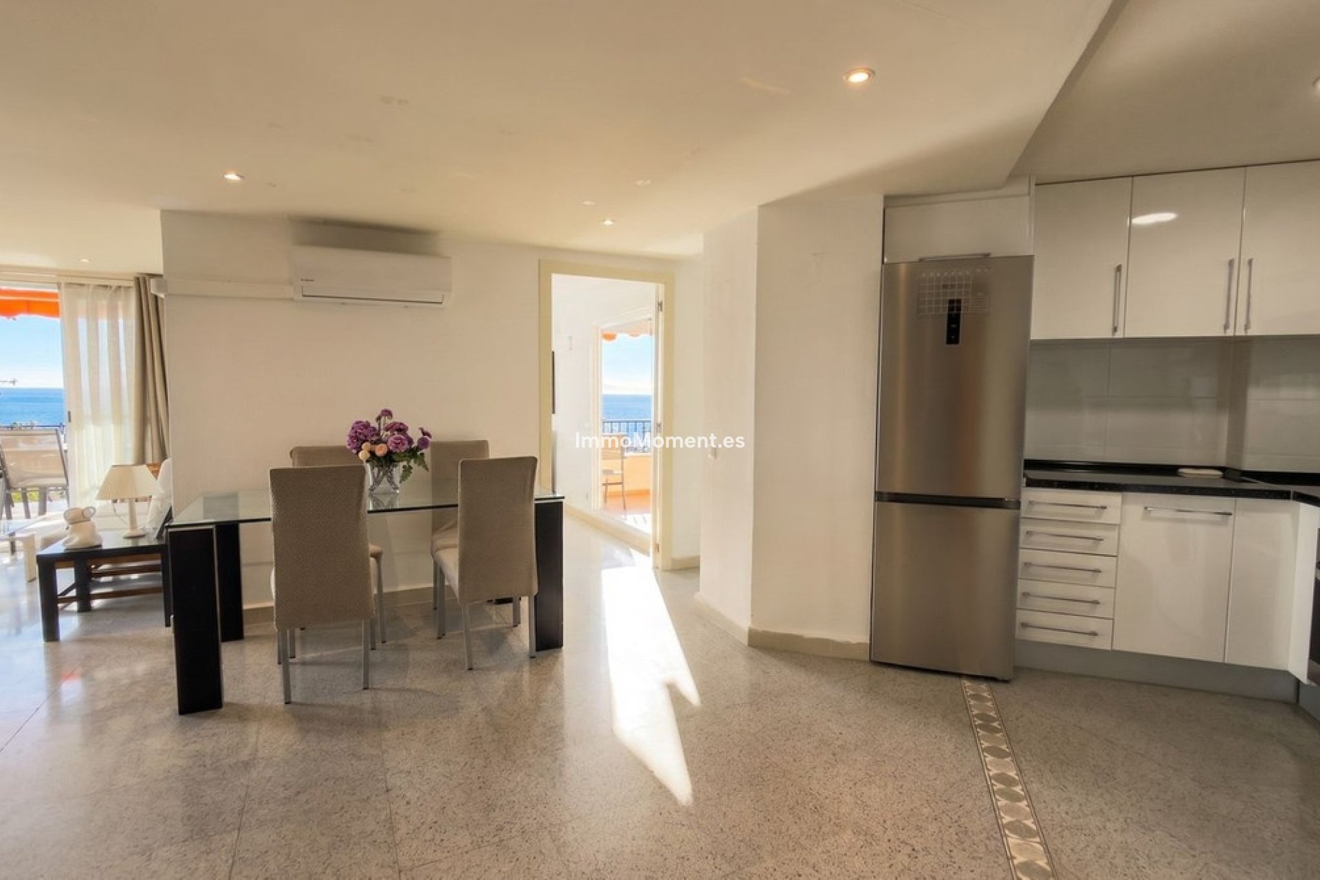 Resale - Apartment - Torremolinos - La Carihuela