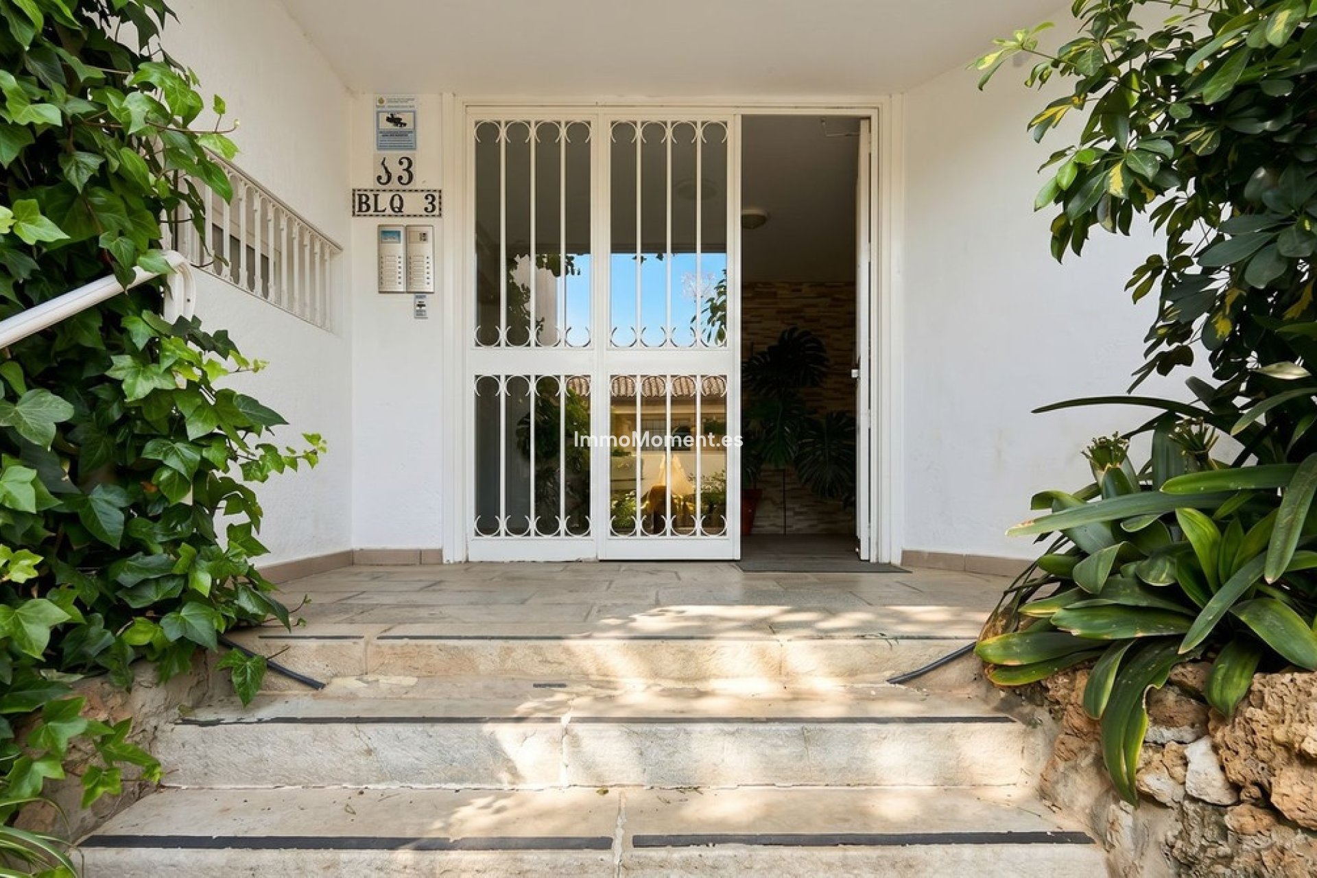 Resale - Apartment - Torremolinos - La Carihuela