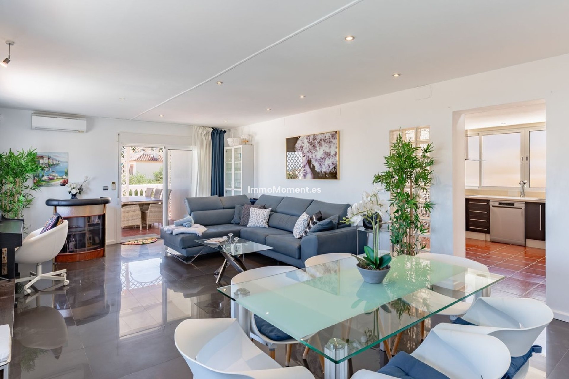 Resale - Apartment - Torremolinos - La Carihuela