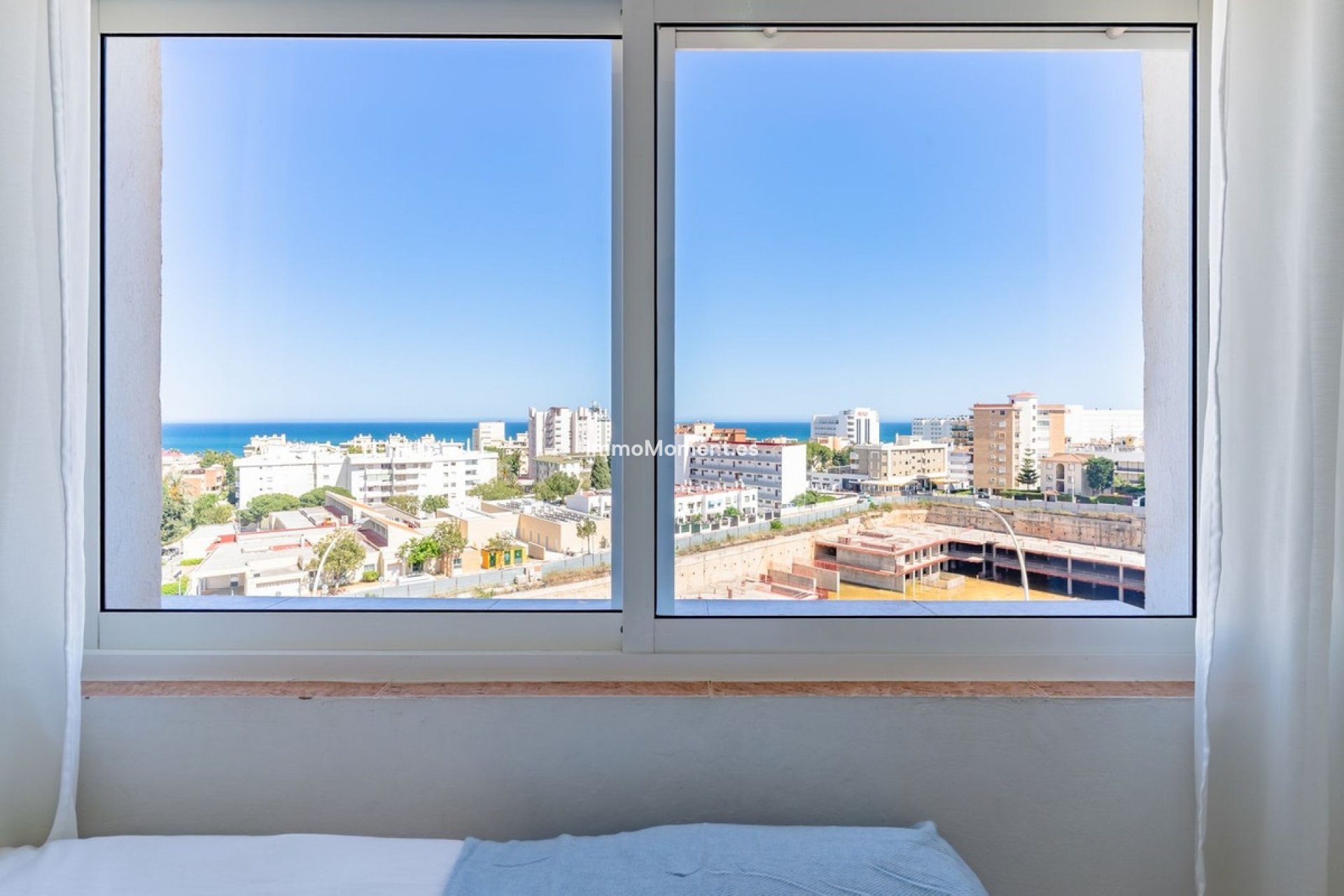 Resale - Apartment - Torremolinos - La Carihuela