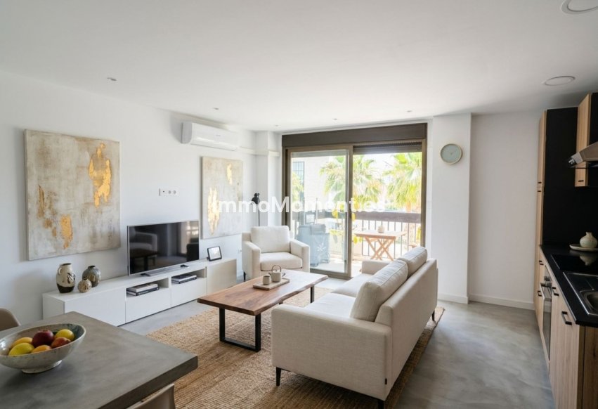 Resale - Apartment - Torremolinos - La Carihuela