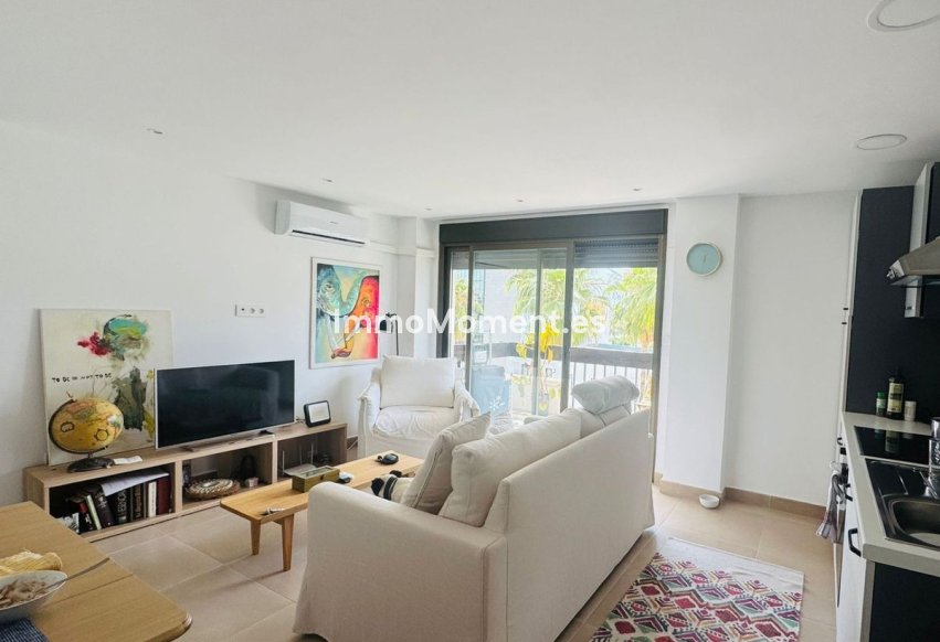 Resale - Apartment - Torremolinos - La Carihuela