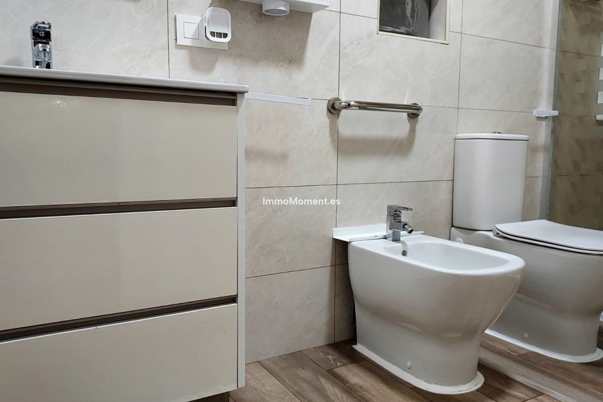 Resale - Apartment - Torremolinos - La Carihuela