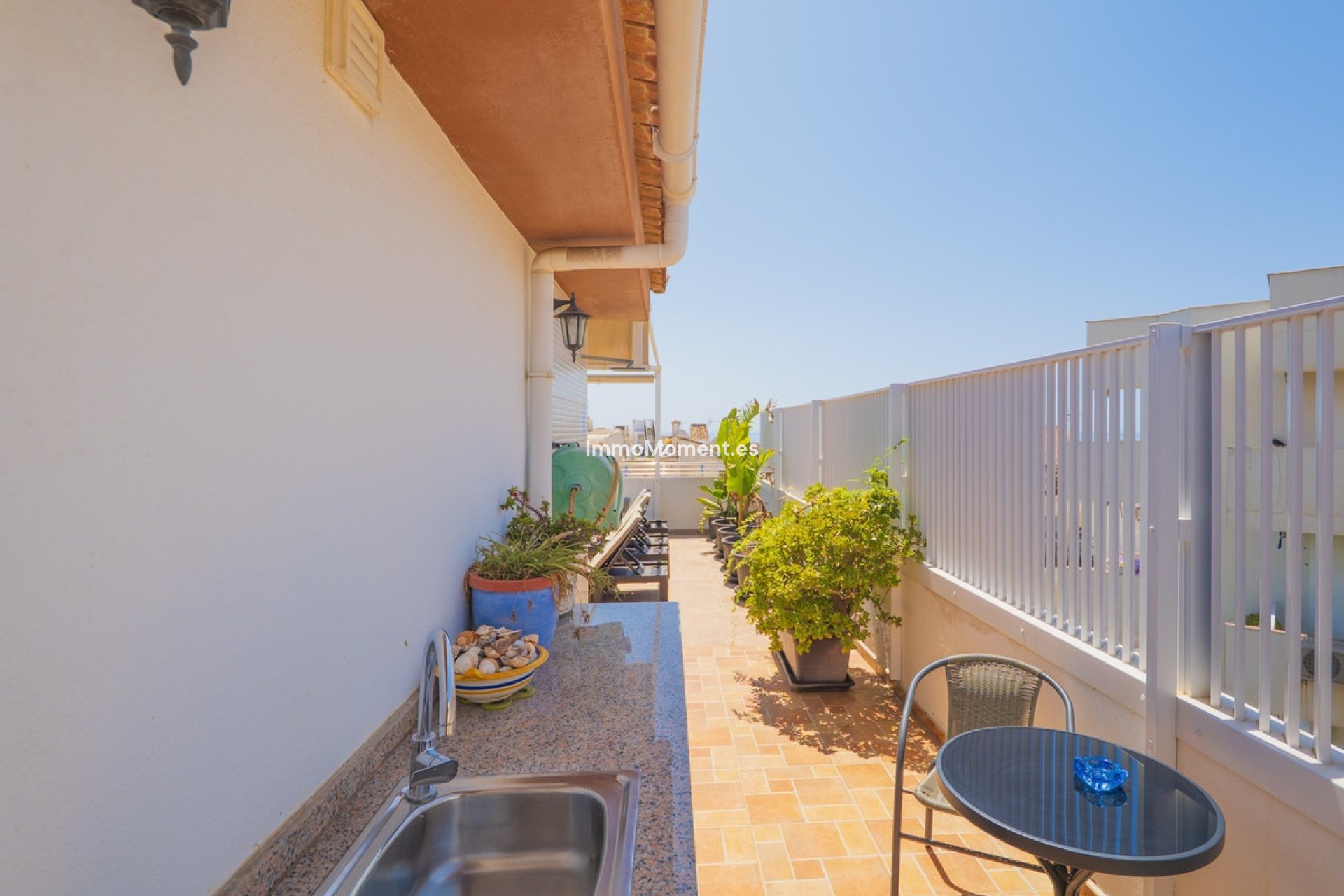 Resale - Apartment - Torremolinos - La Carihuela