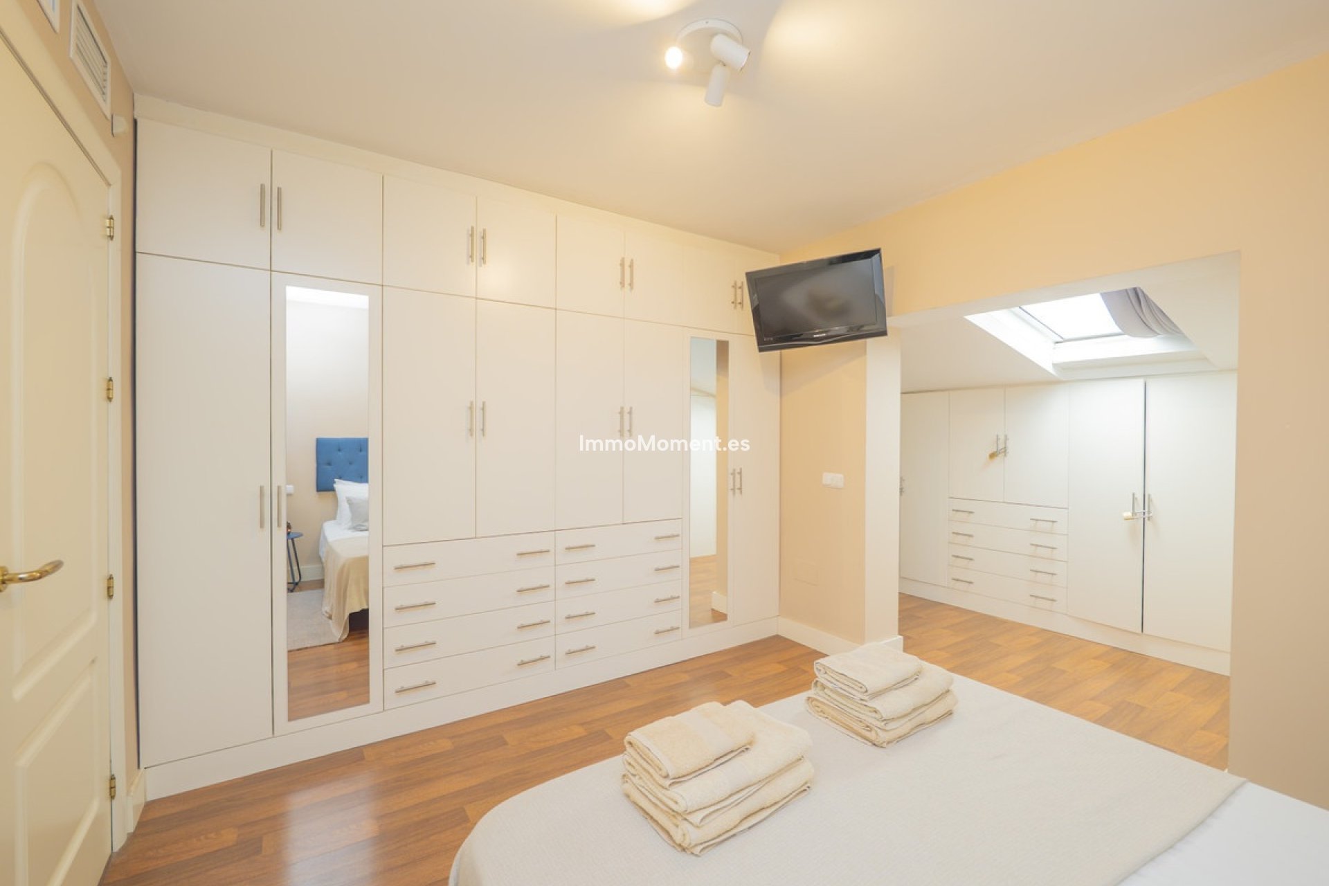 Resale - Apartment - Torremolinos - La Carihuela