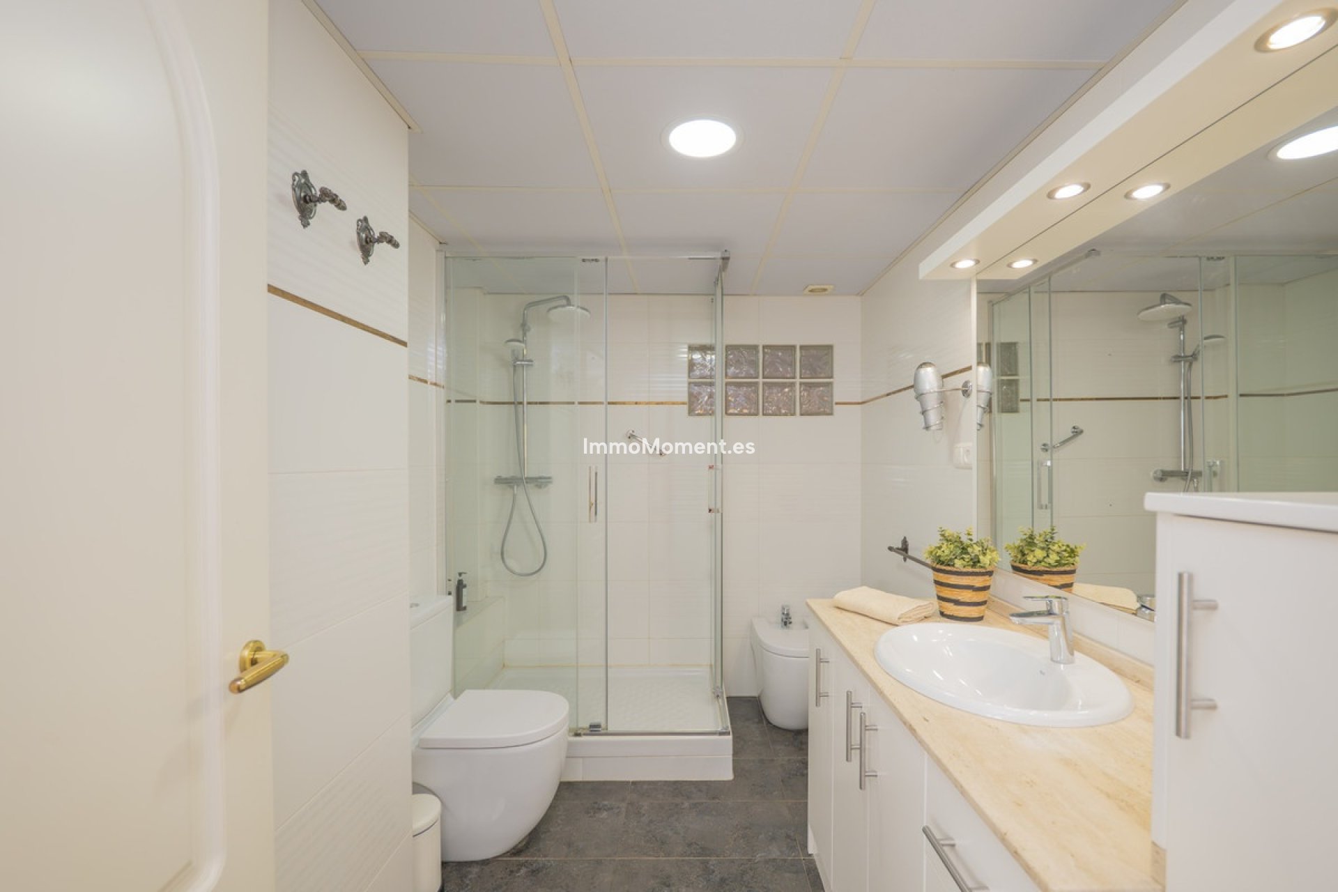 Resale - Apartment - Torremolinos - La Carihuela