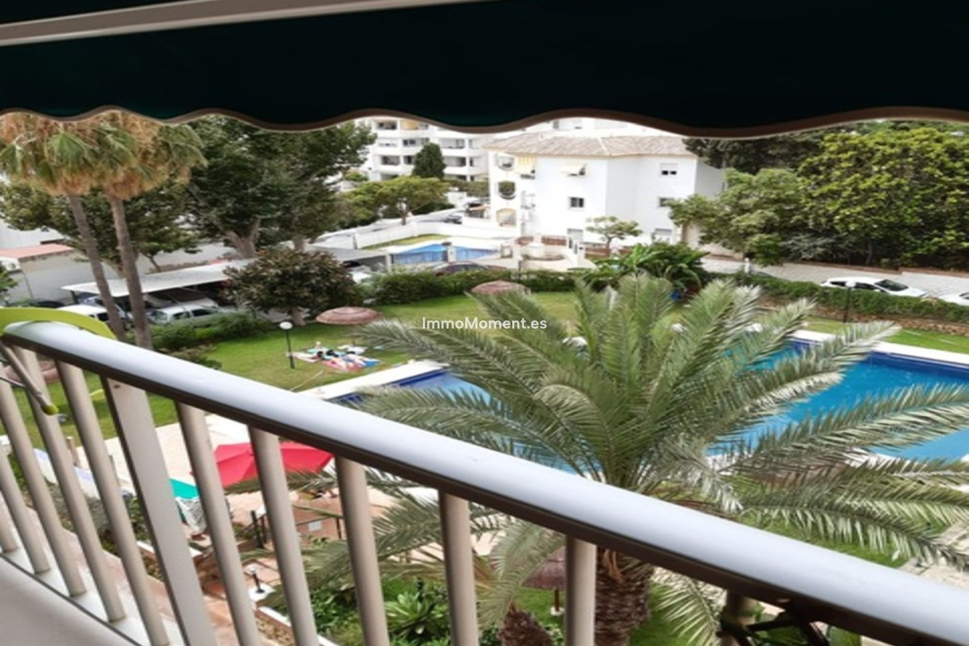 Resale - Apartment - Torremolinos - La Carihuela