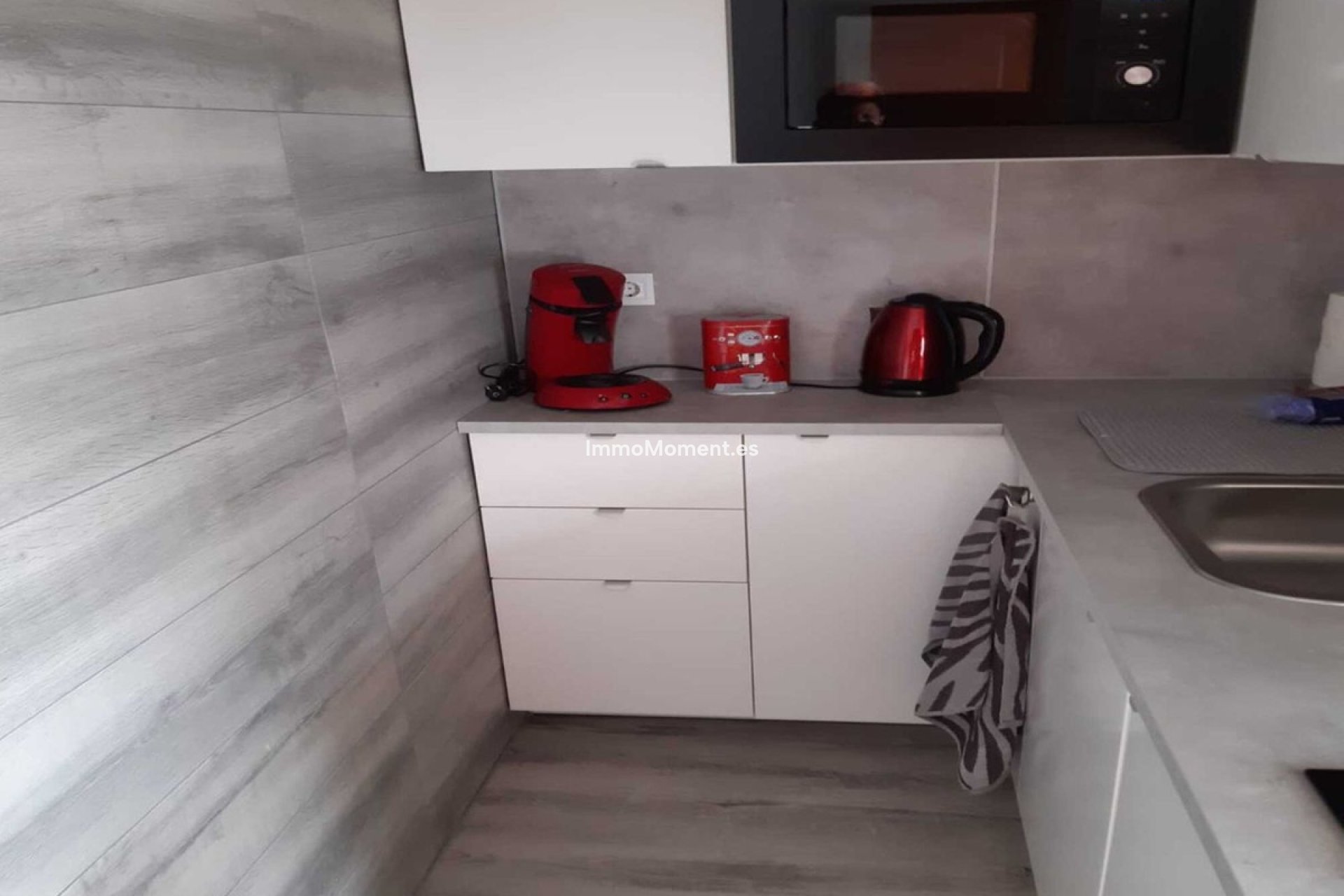 Resale - Apartment - Torremolinos - La Carihuela