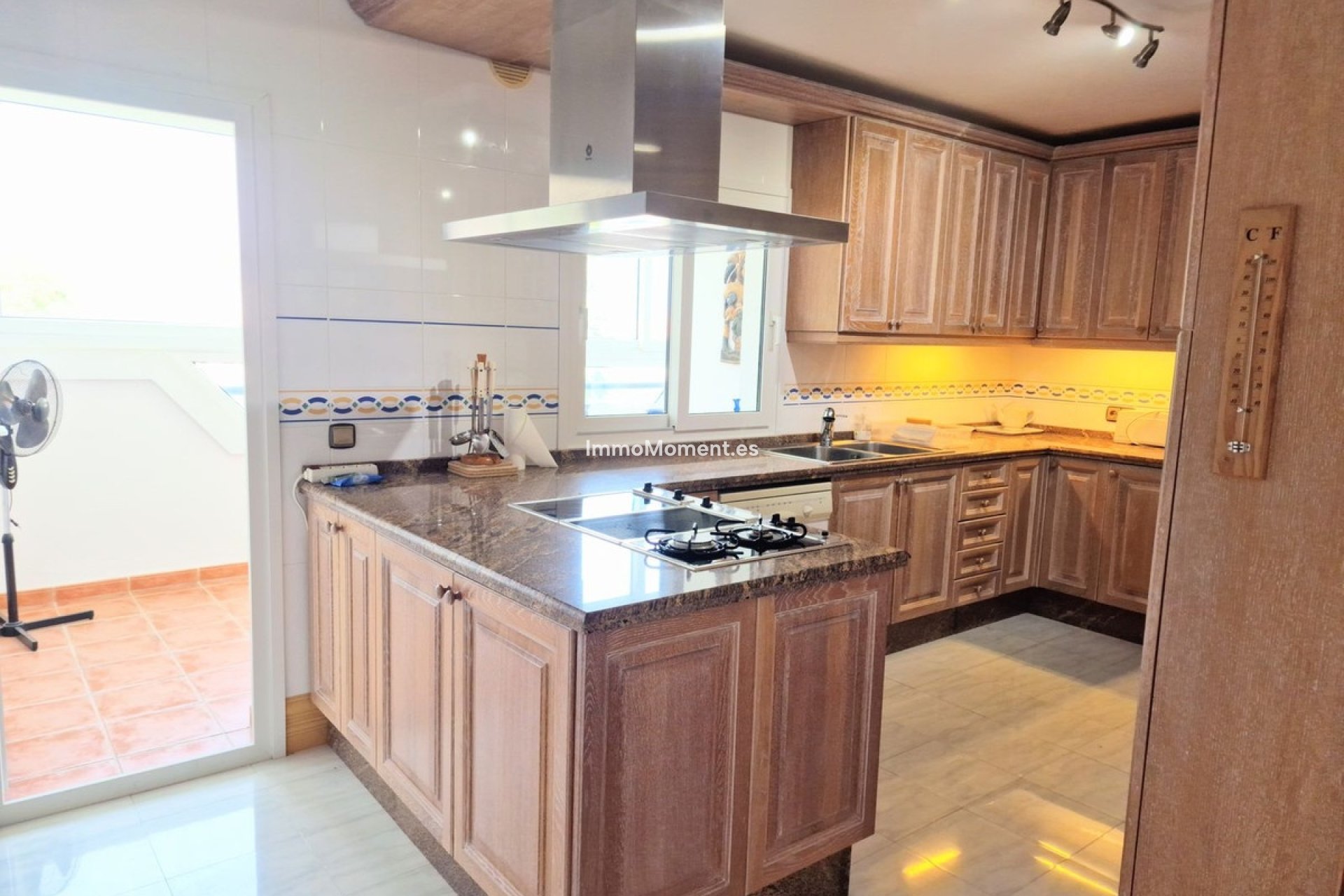 Resale - Apartment - Torremolinos - La Carihuela