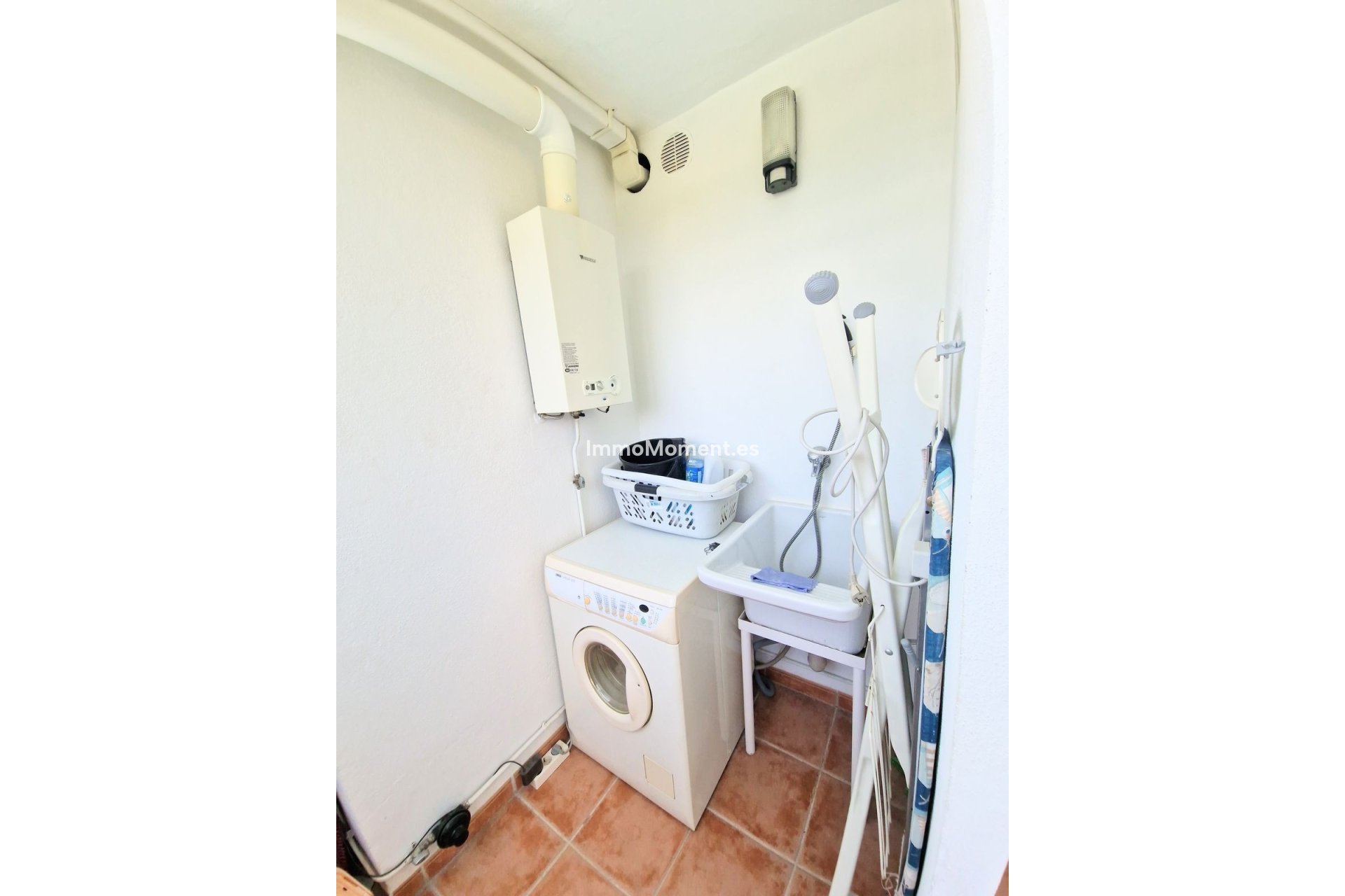 Resale - Apartment - Torremolinos - La Carihuela