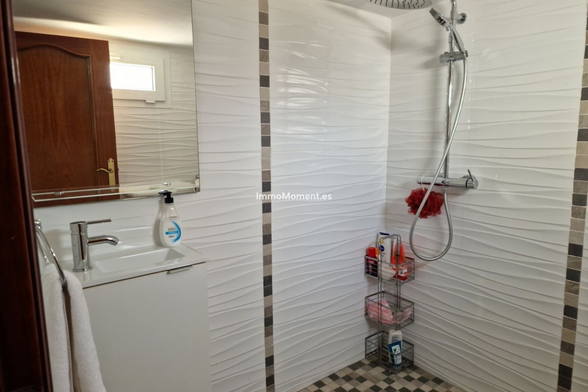 Resale - Apartment - Torremolinos - La Carihuela