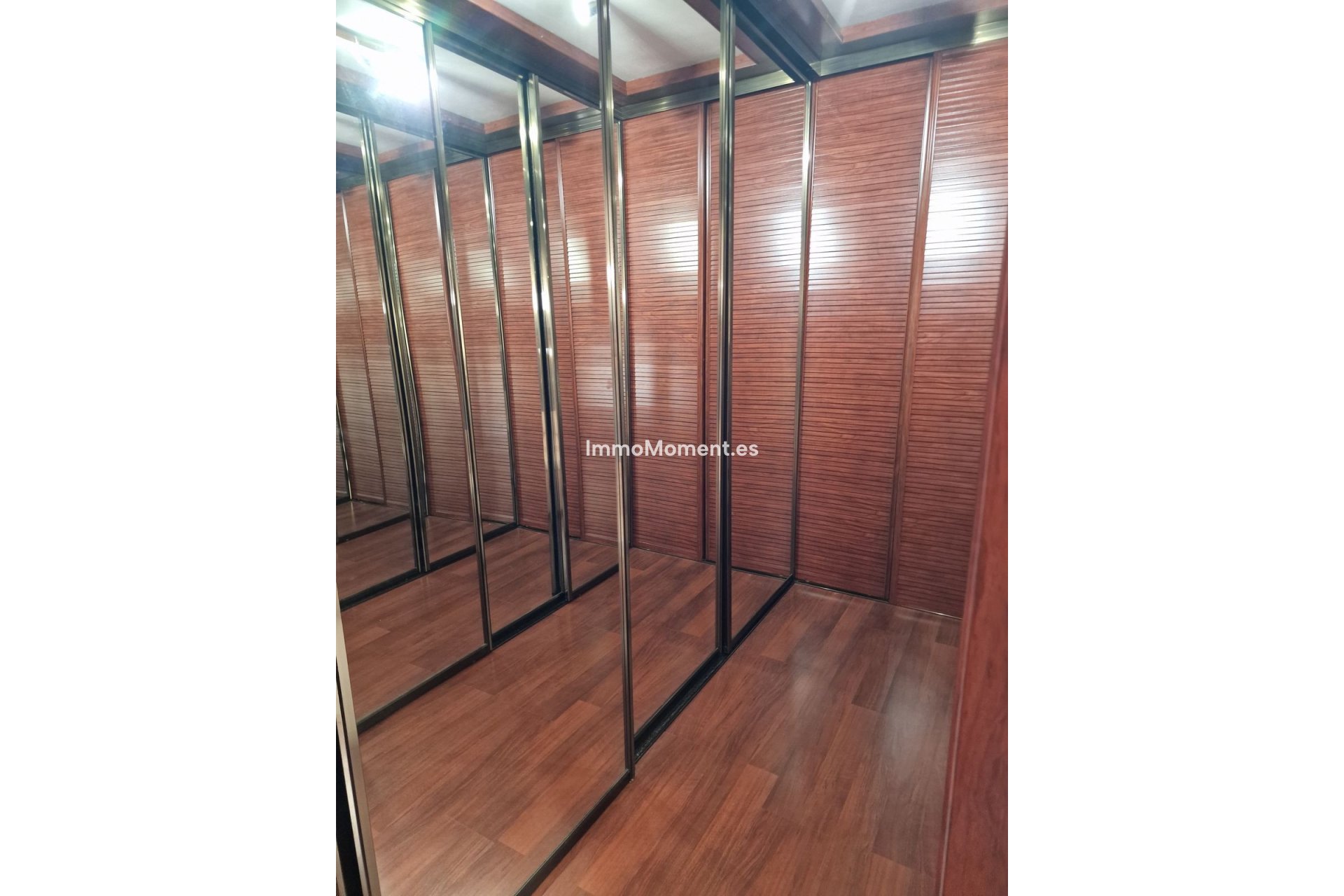 Resale - Apartment - Torremolinos - La Carihuela