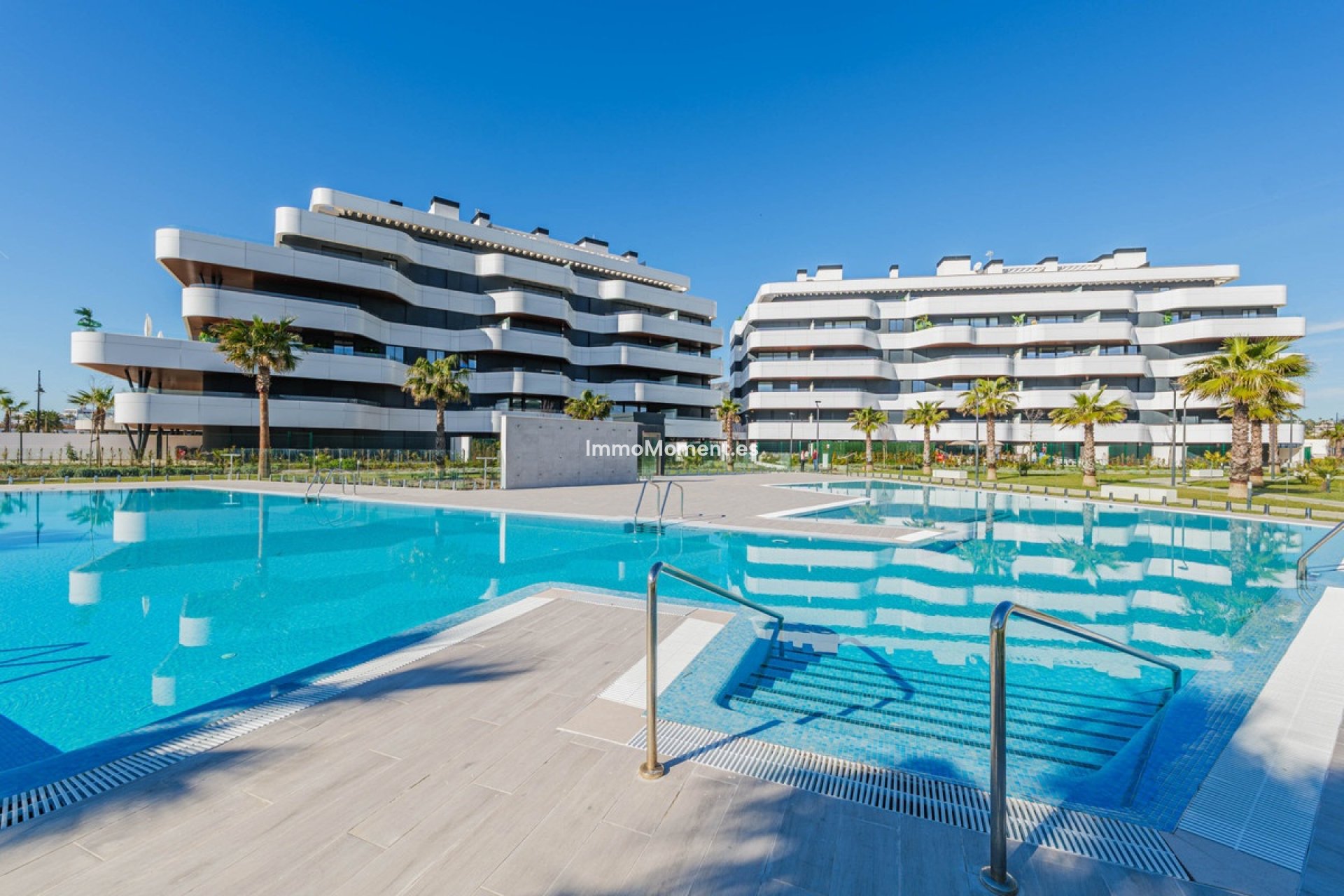 Resale - Apartment - Torremolinos - Playamar