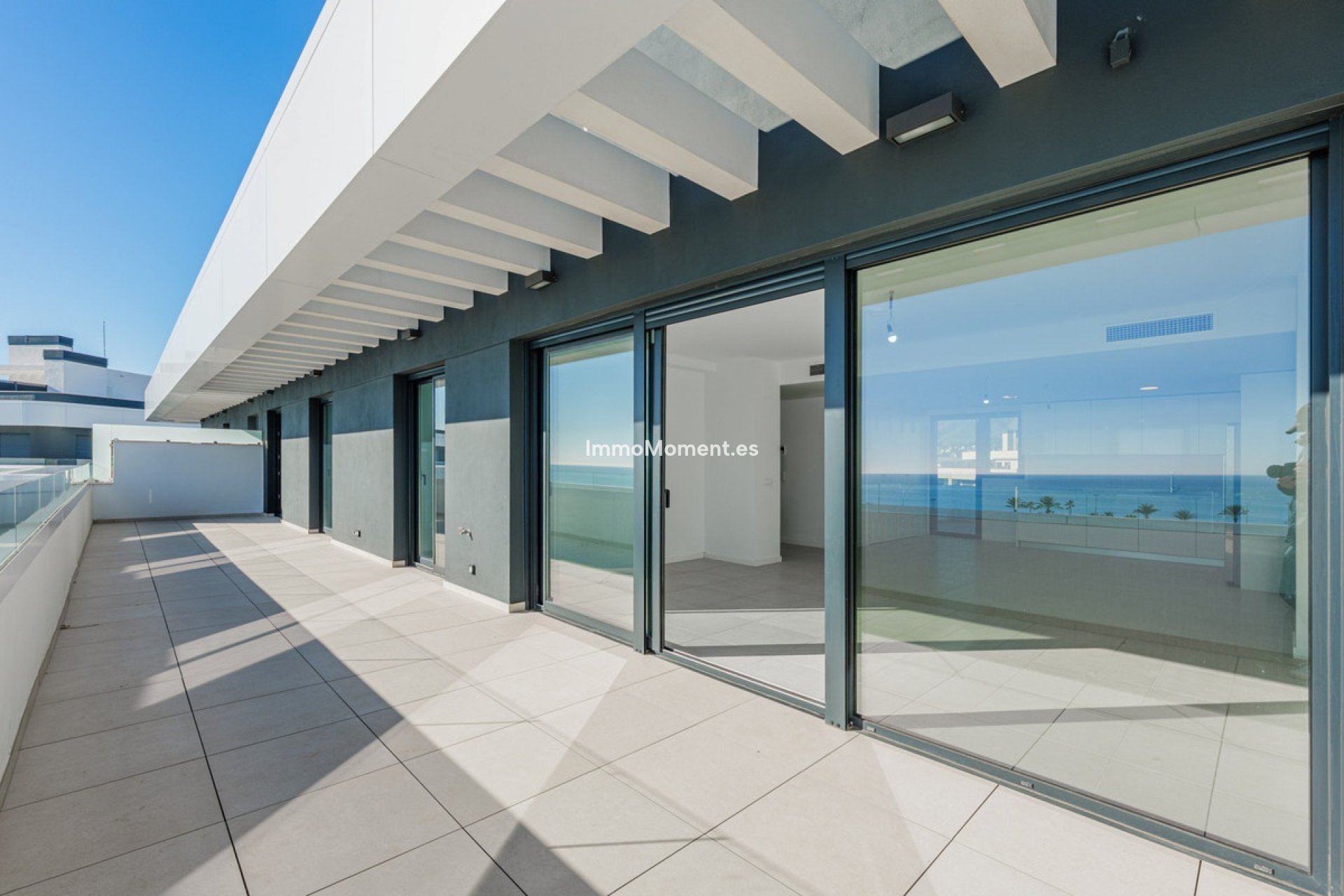 Resale - Apartment - Torremolinos - Playamar