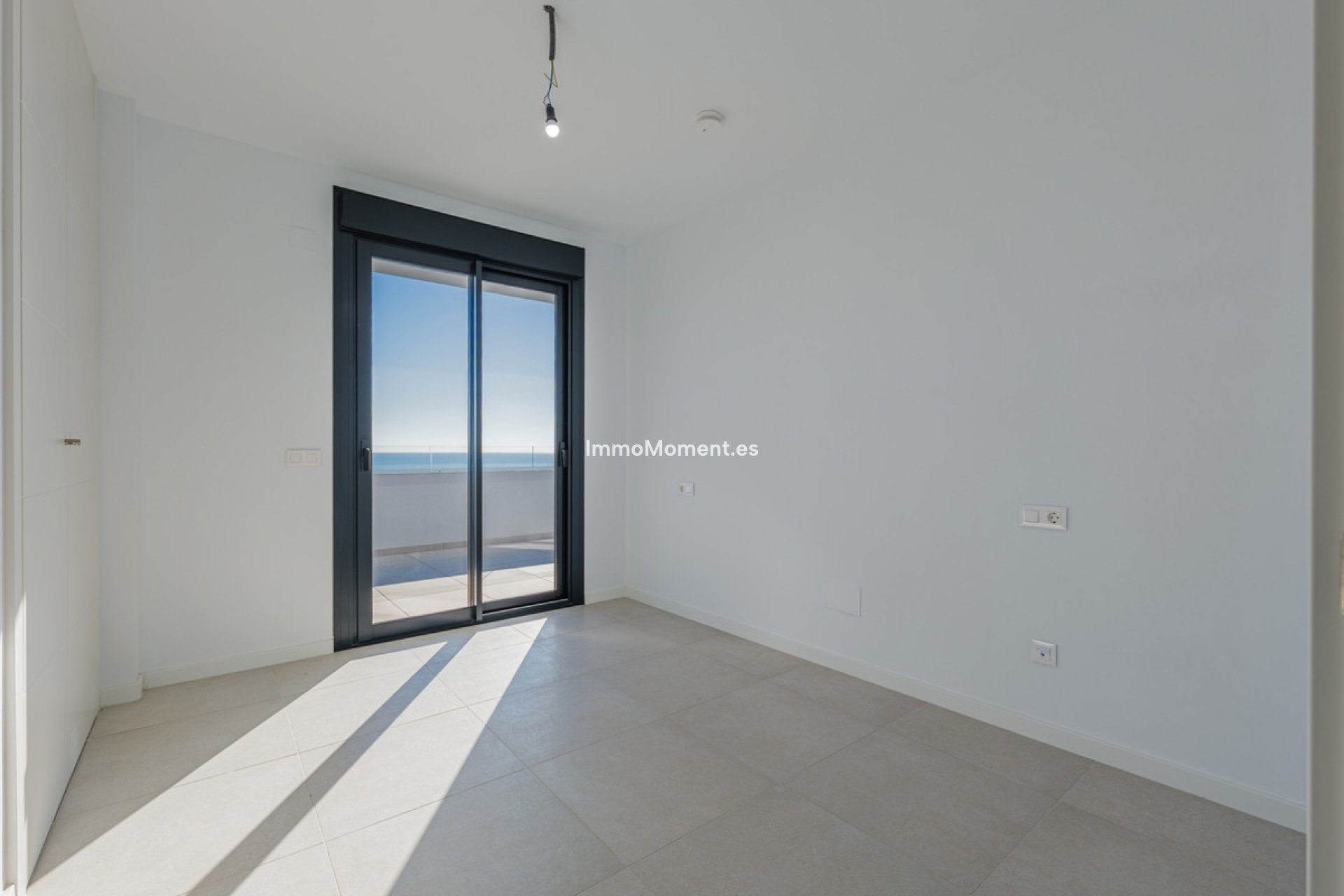 Resale - Apartment - Torremolinos - Playamar