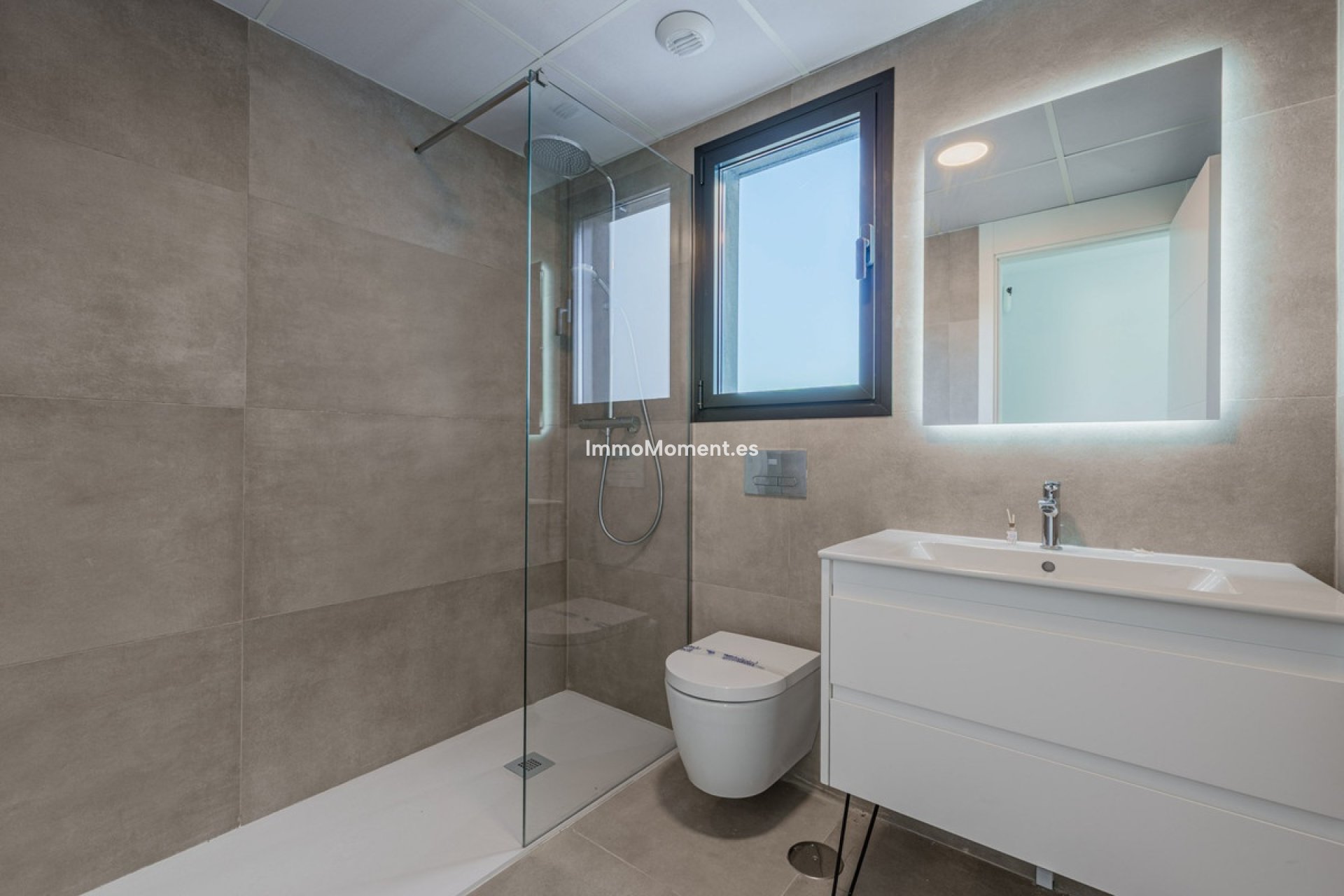 Resale - Apartment - Torremolinos - Playamar