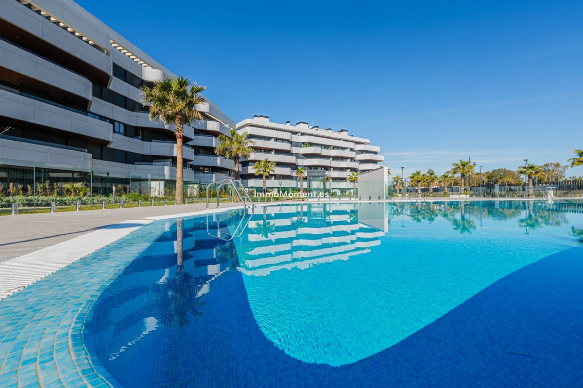 Resale - Apartment - Torremolinos - Playamar