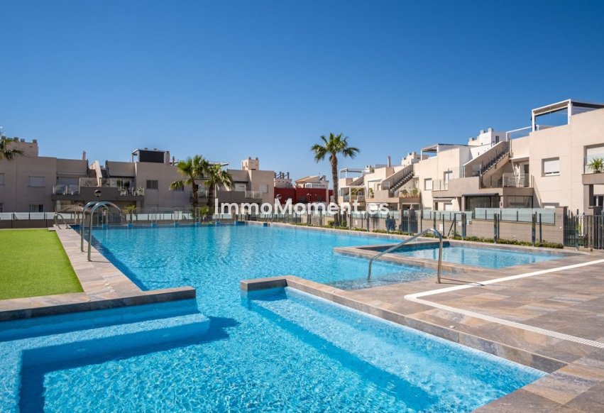 Resale - Apartment - Torrevieja - Aguas Nuevas