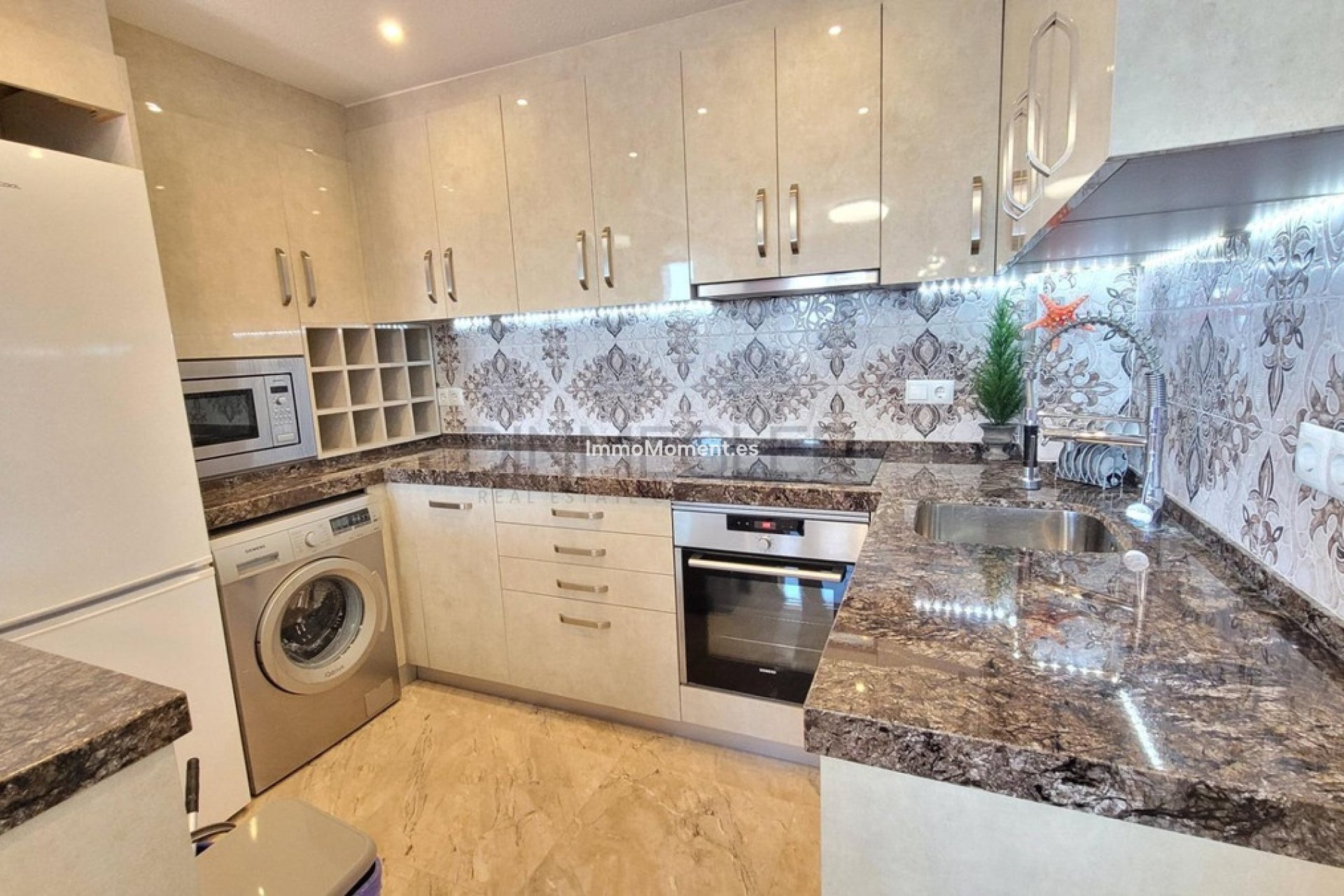 Resale - Apartment - Torrevieja - La Mata
