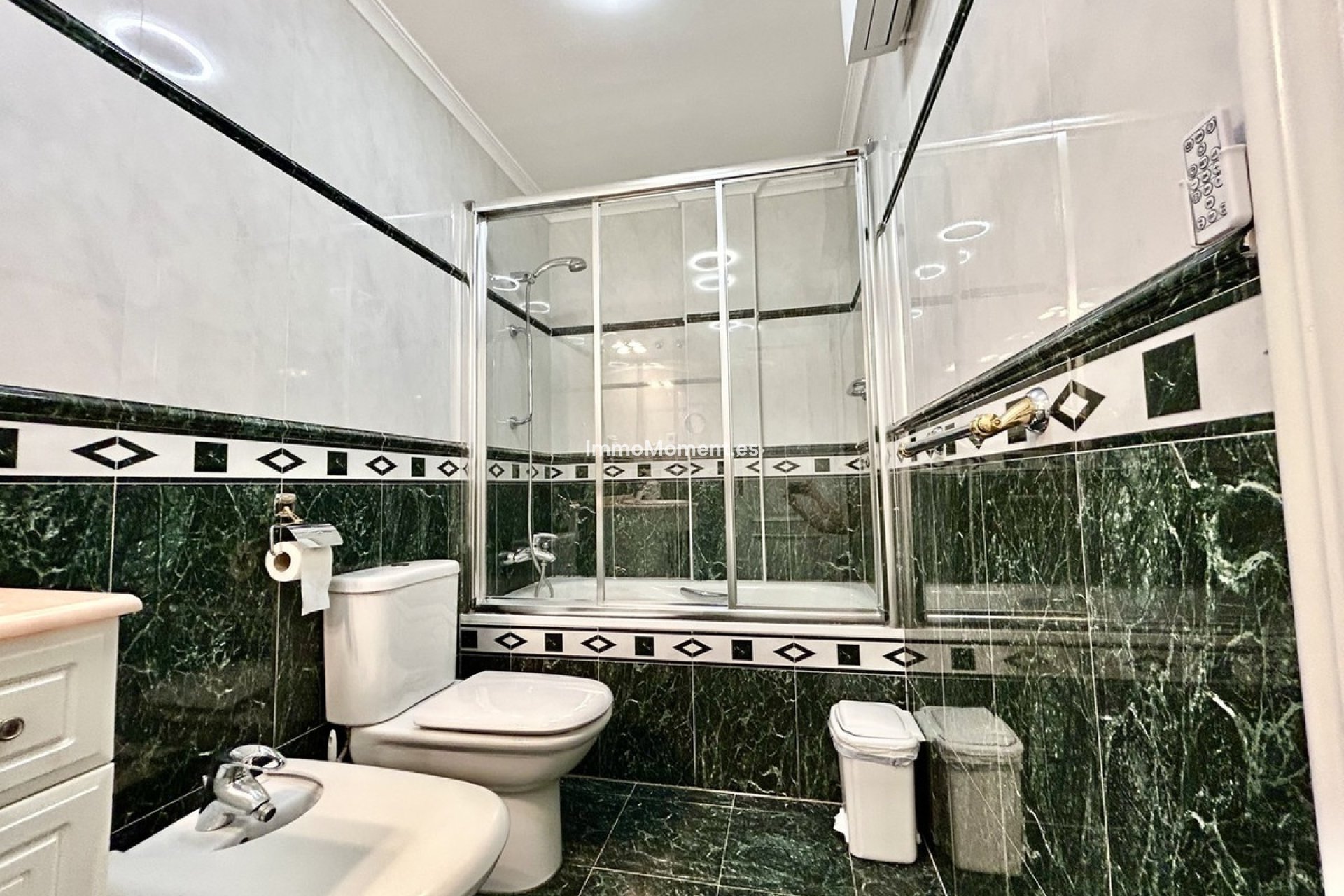 Resale - Apartment - Torrevieja - Torrevieja Centro
