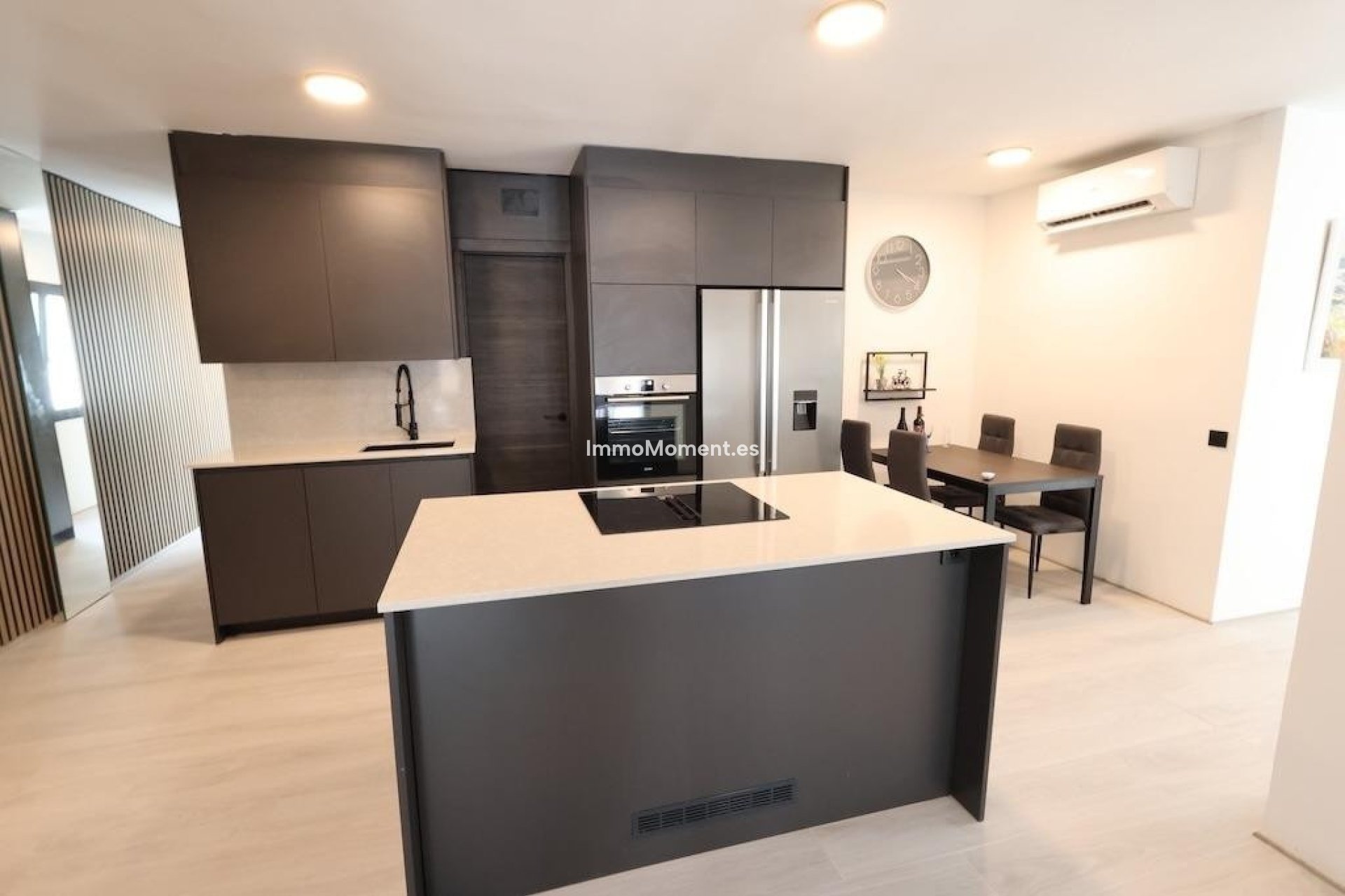 Resale - Apartment - Torrevieja - Torrevieja Centro