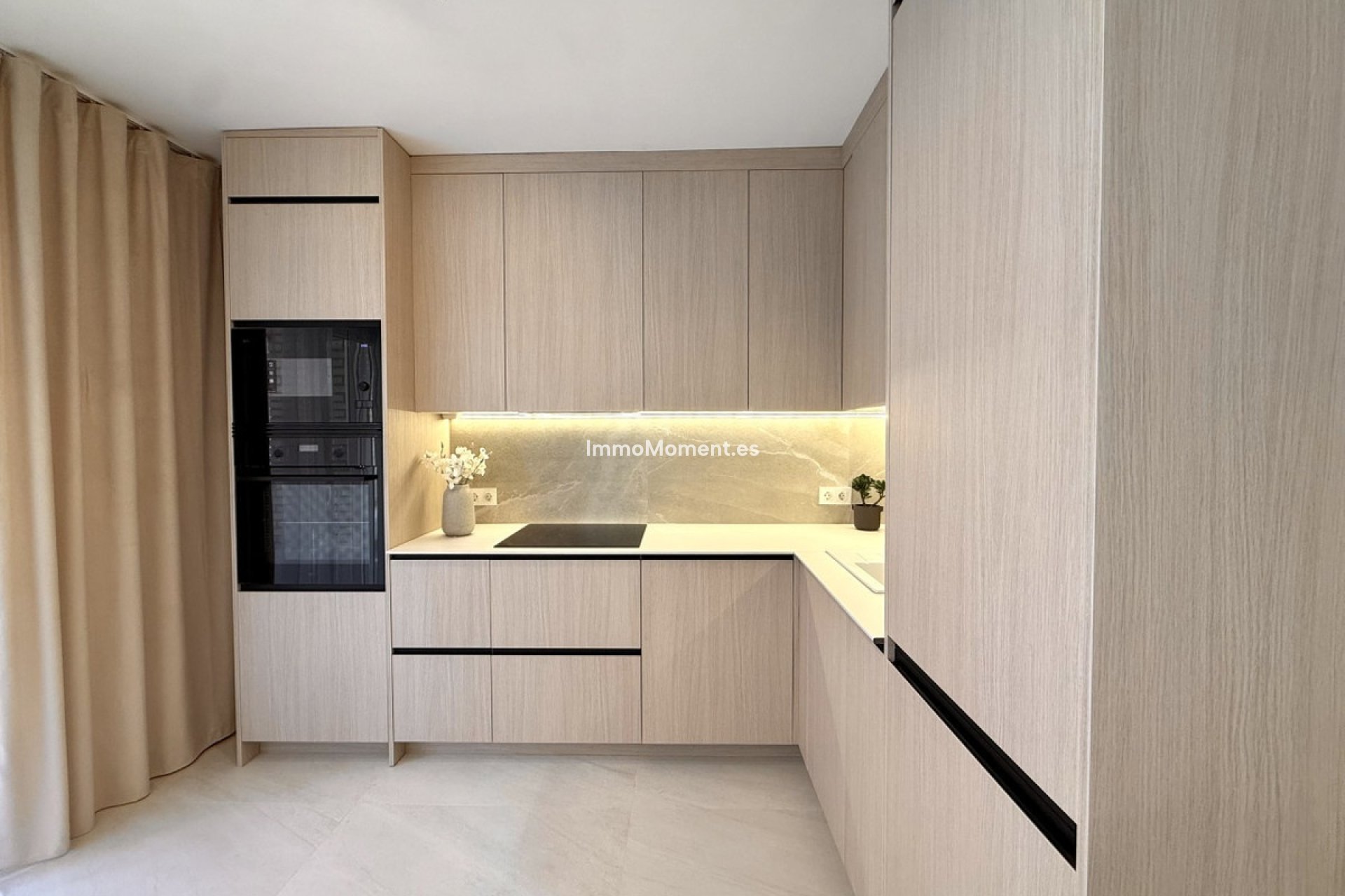 Resale - Apartment - Torrevieja - Torrevieja Centro