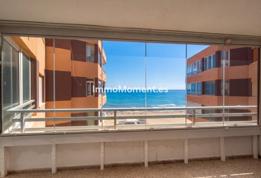 Resale - Apartment - Torrevieja - Torrevieja Centro