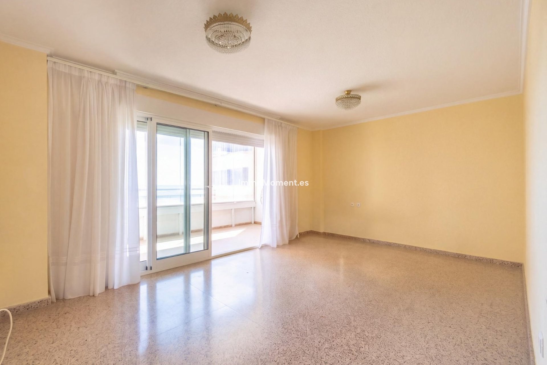 Resale - Apartment - Torrevieja - Torrevieja Centro