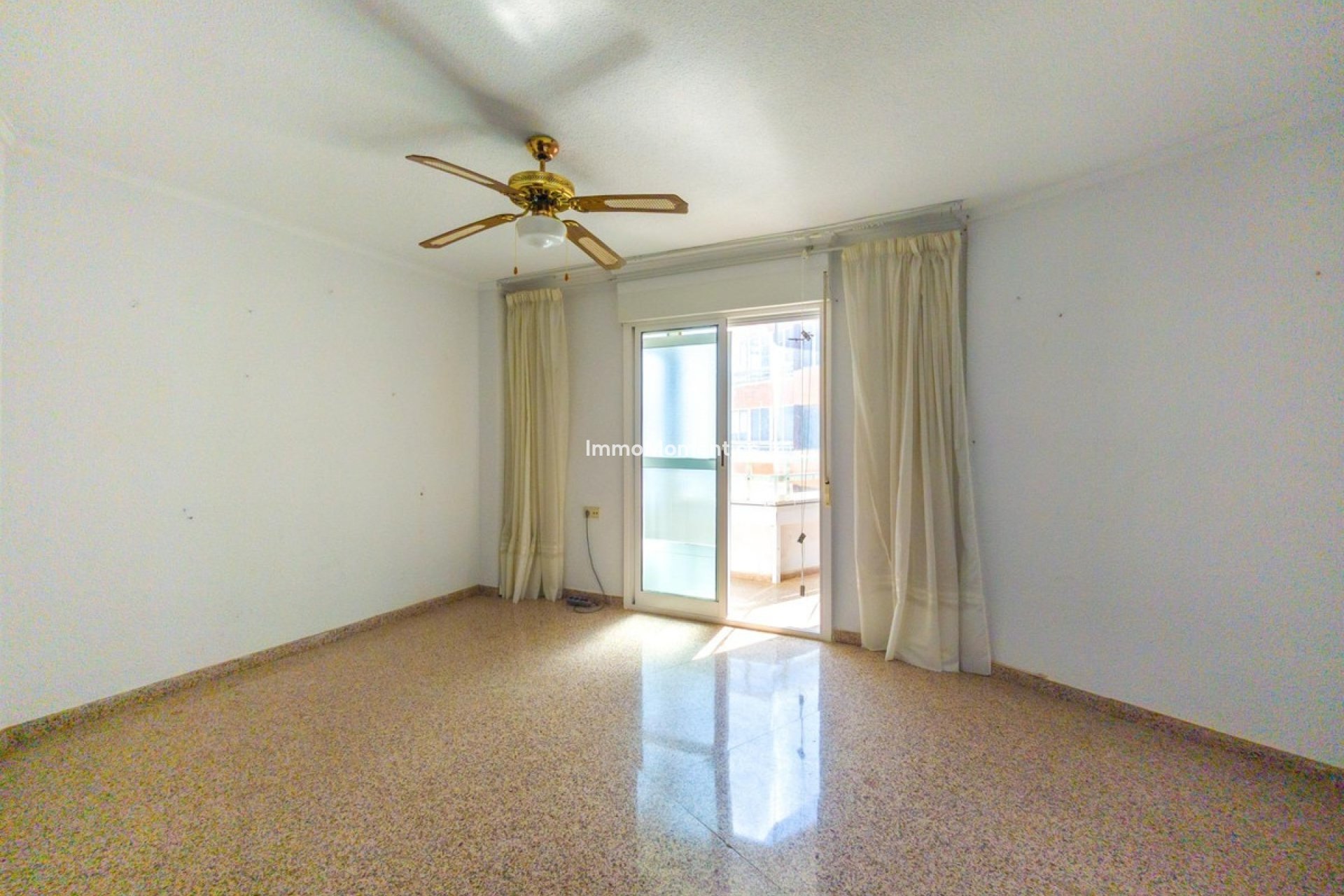 Resale - Apartment - Torrevieja - Torrevieja Centro