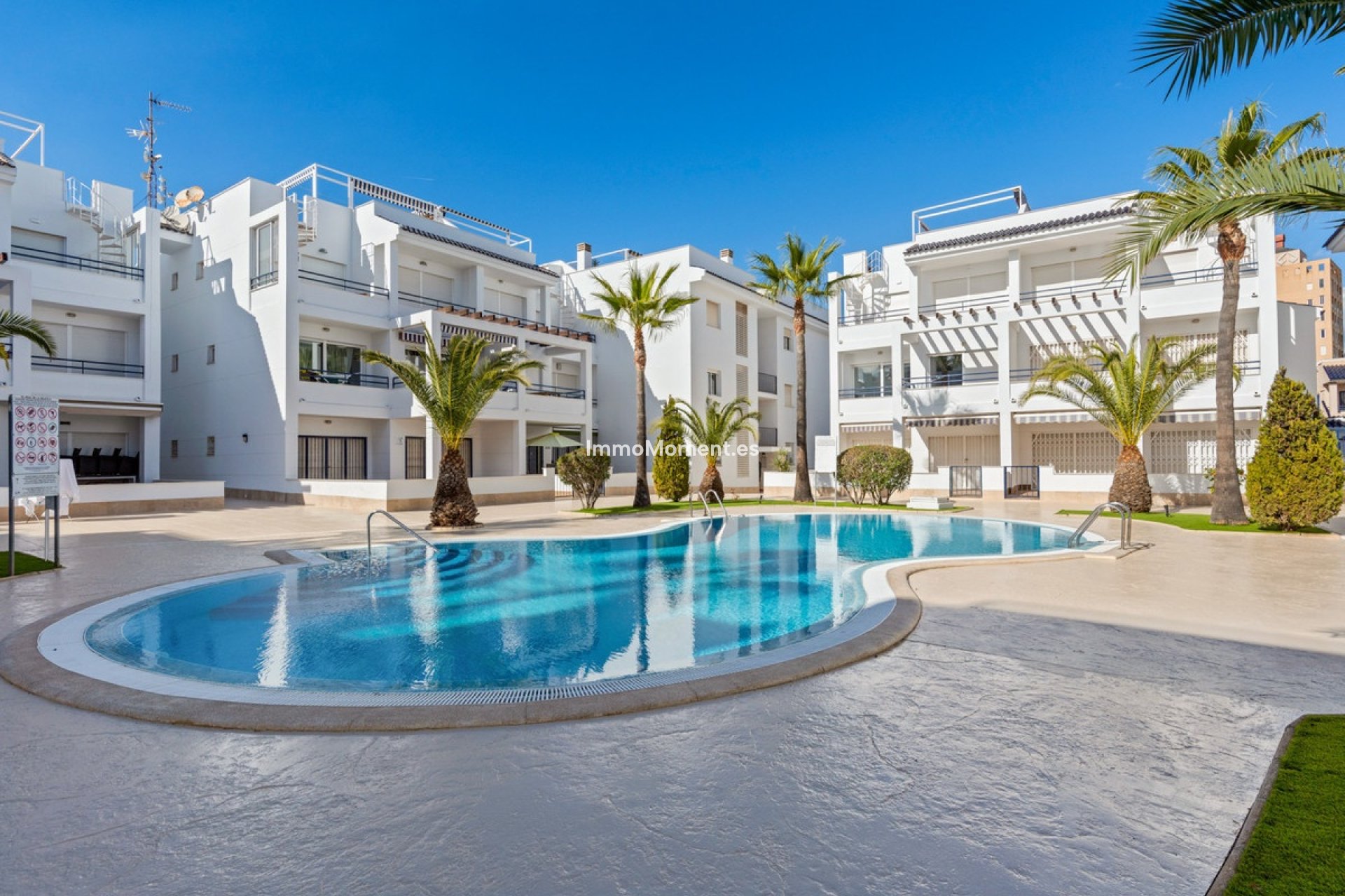 Resale - Apartment - Torrevieja - Torrevieja Centro