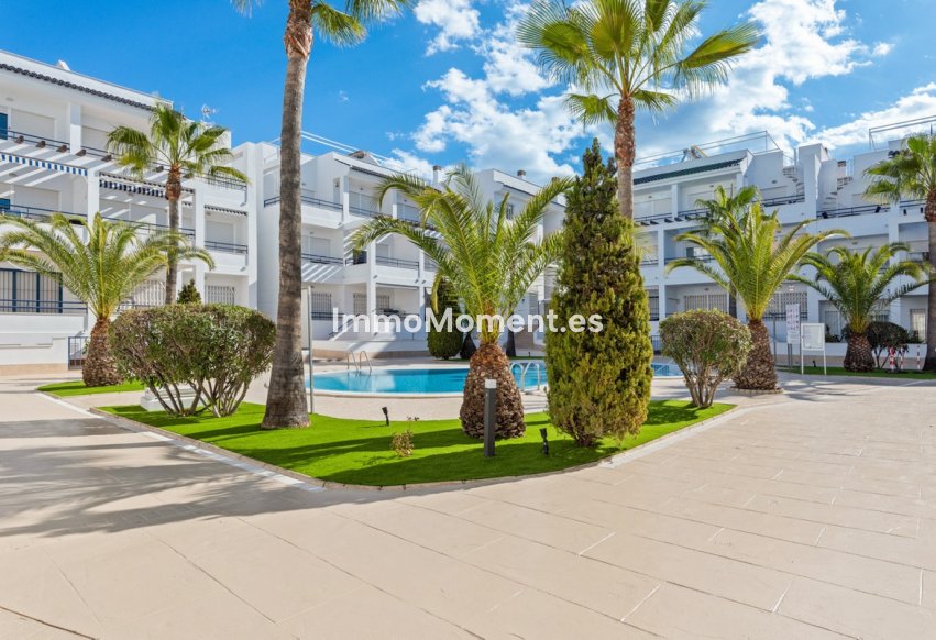 Resale - Apartment - Torrevieja - Torrevieja Centro