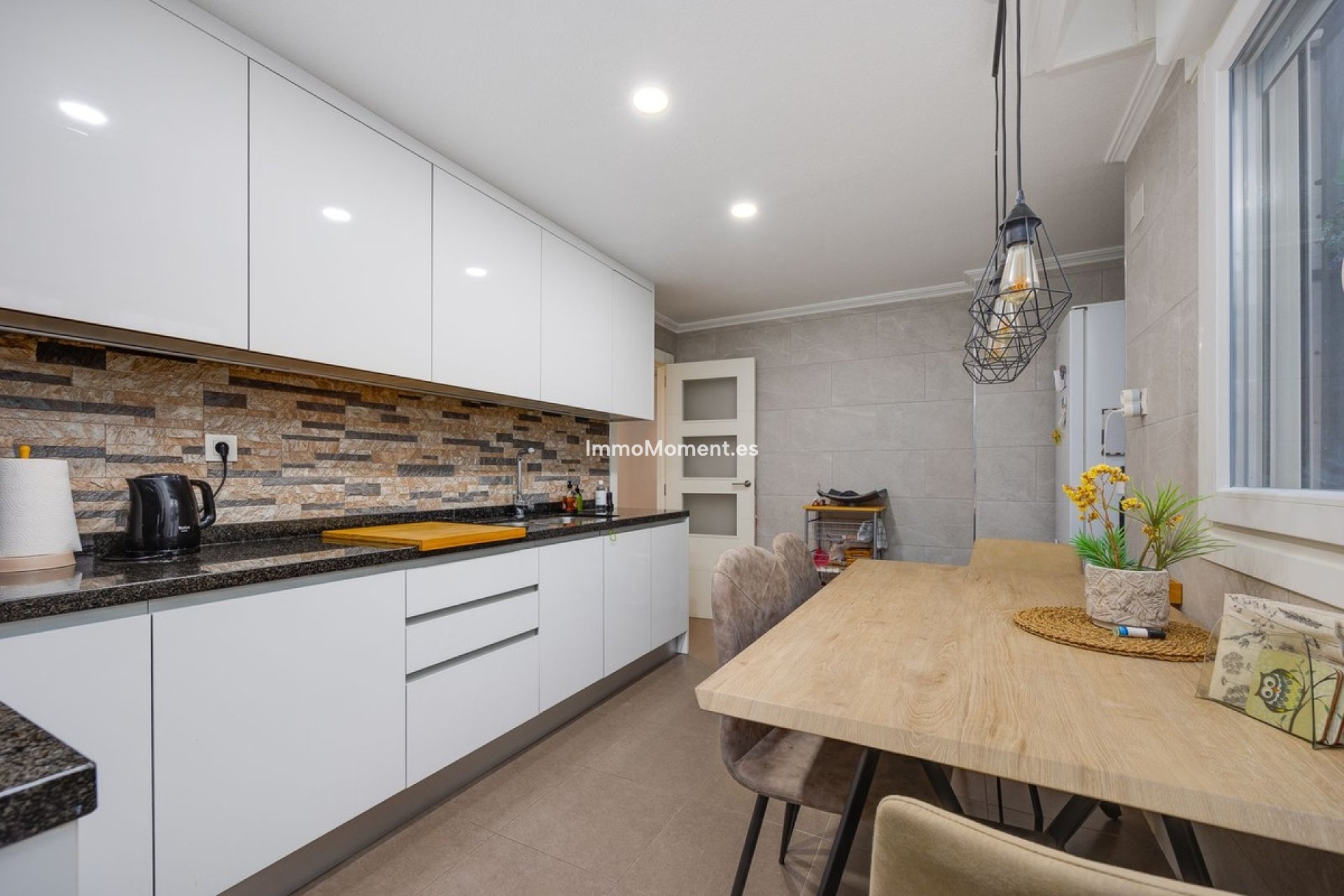 Resale - Apartment - Torrevieja - Torrevieja Centro