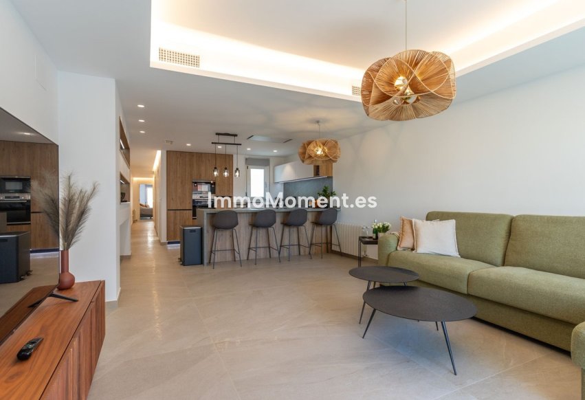 Resale - Apartment - Torrevieja - Torrevieja Centro