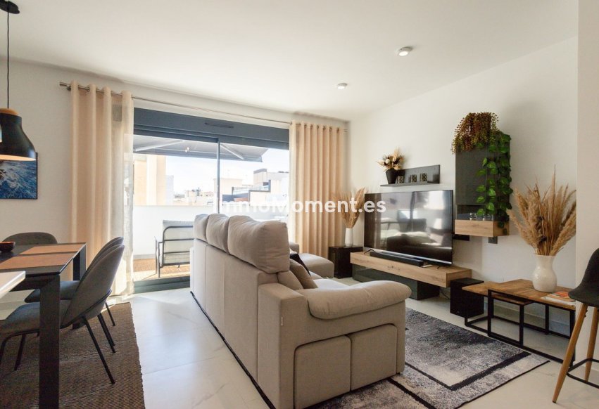 Resale - Apartment - Torrevieja - Torrevieja Centro