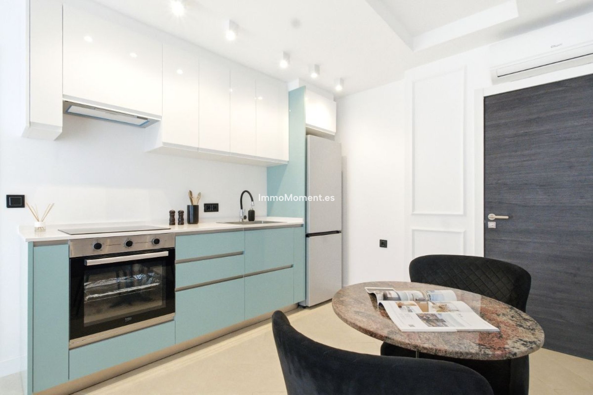 Resale - Apartment - Torrevieja - Torrevieja Centro