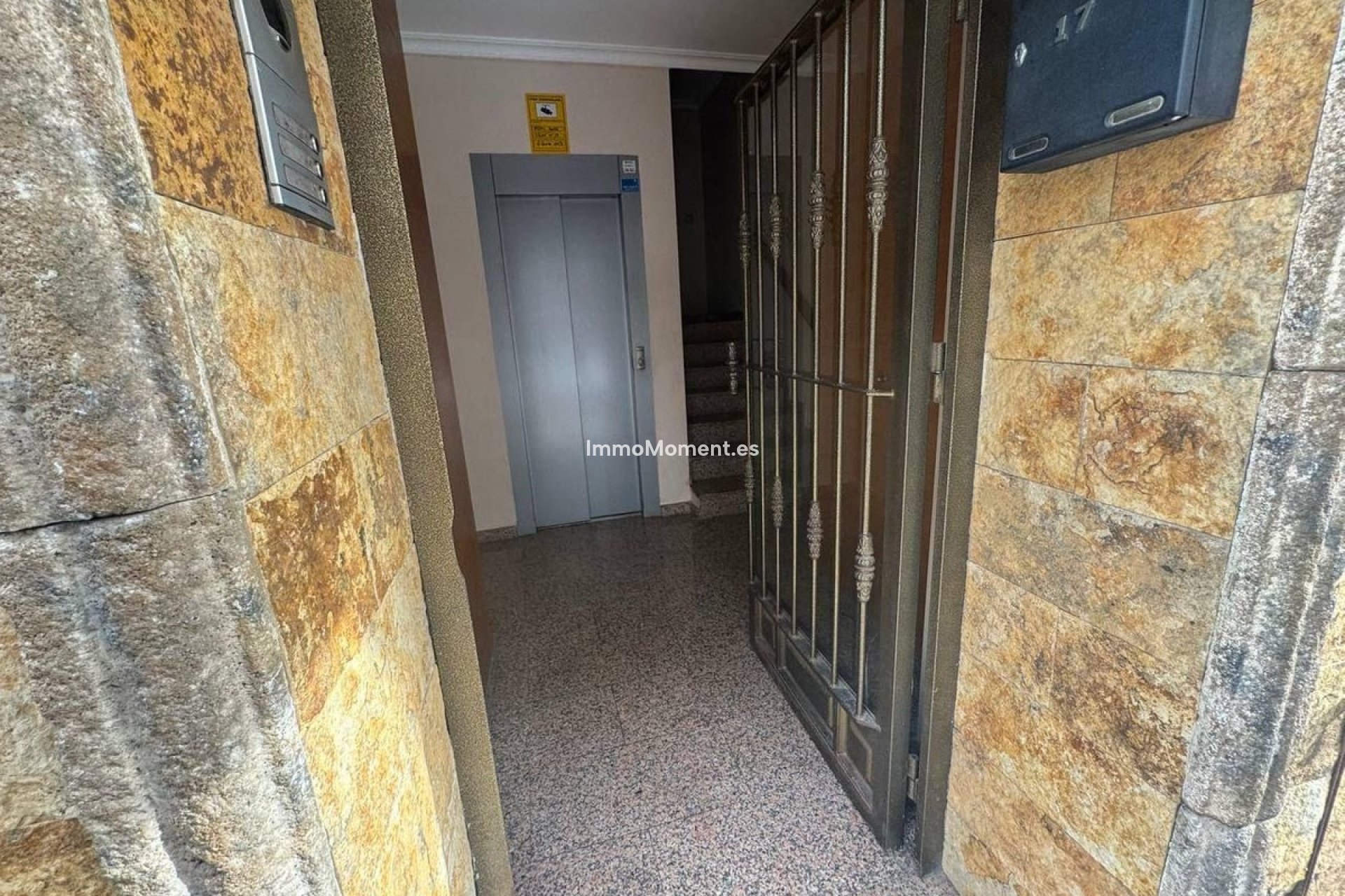 Resale - Apartment - Torrevieja - Torrevieja Centro