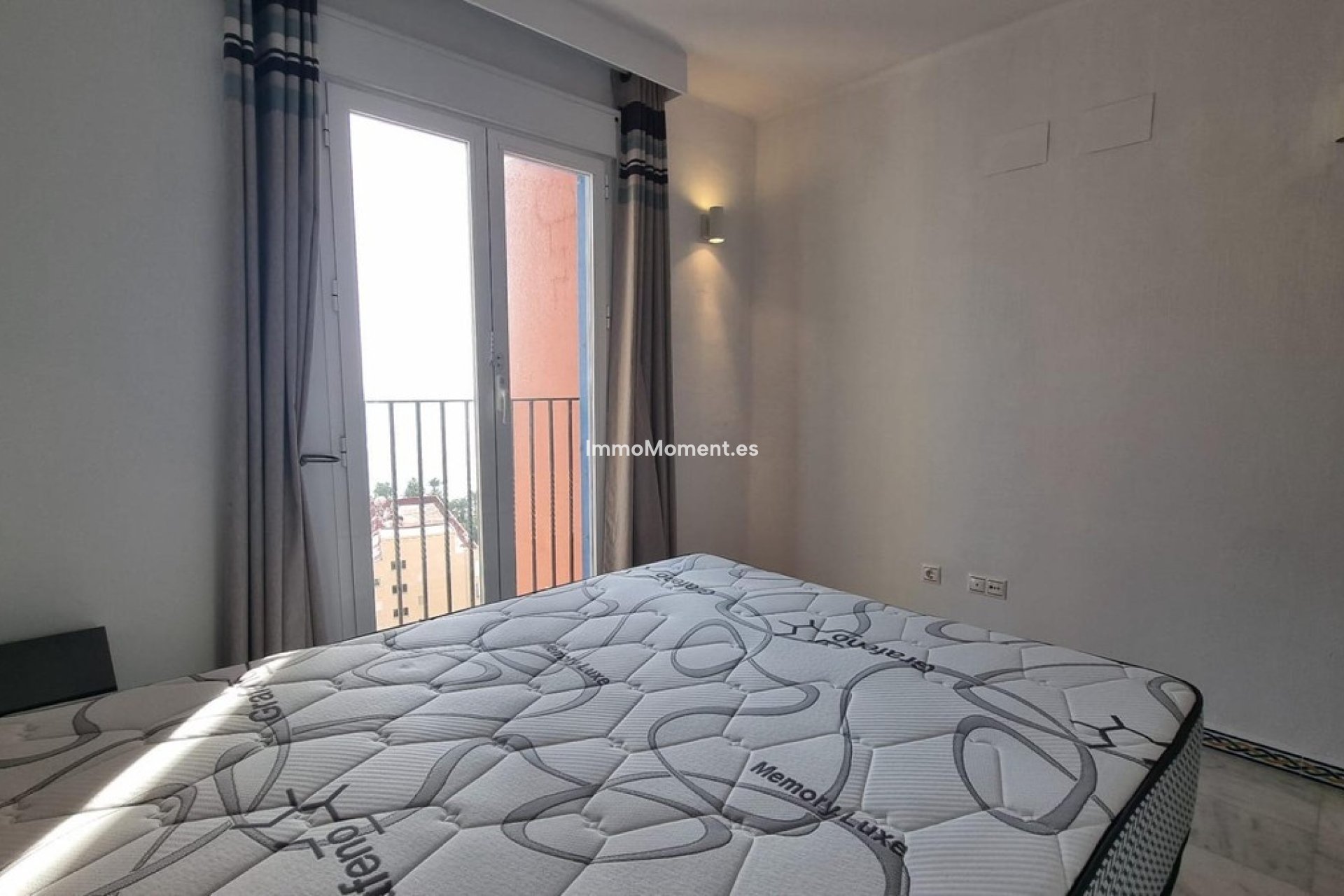Resale - Apartment - Torrevieja - Torrevieja Centro